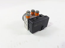 Load image into Gallery viewer, 2015 Harley FXDF Dyna Fat Bob Abs Brake Pump Pressure Module 48340-12

