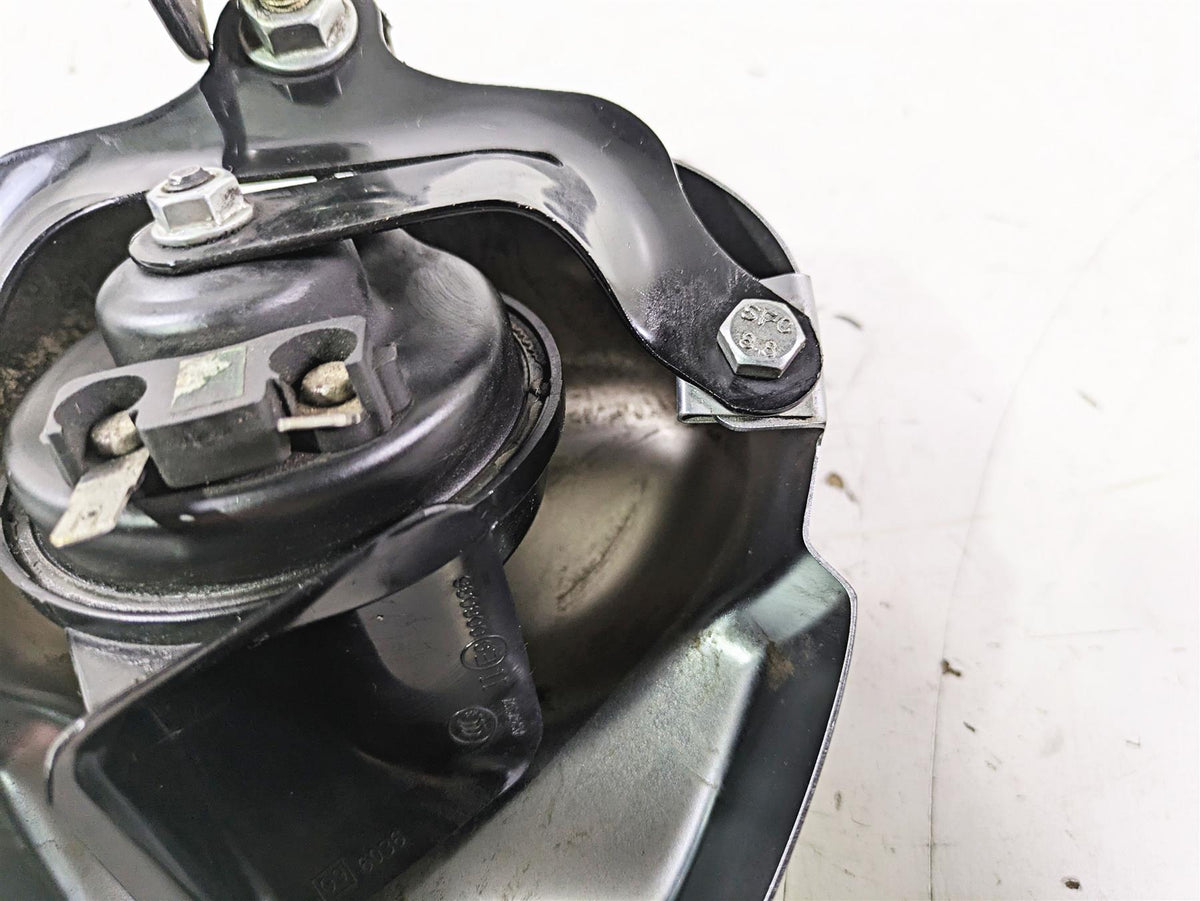 2012 Harley VRSCF Muscle V Rod Horn & Cover 69053-09 {{ shop.shopifyCountryName }} - Mototech271