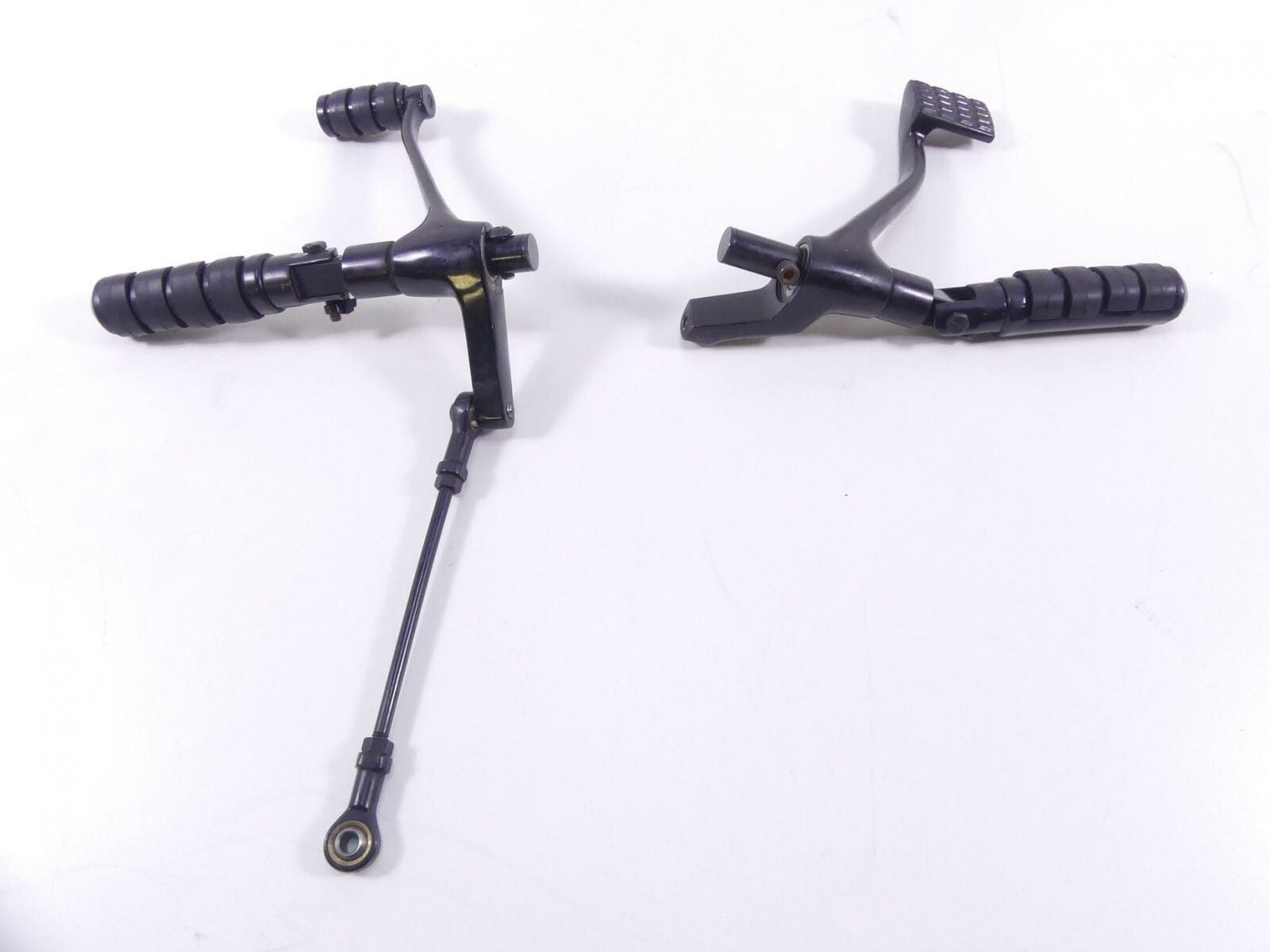 2008 Harley FXDF Dyna Fat Bob Front Forward Footpeg Shifter Brake Pedal Set {{ shop.shopifyCountryName }} - Mototech271
