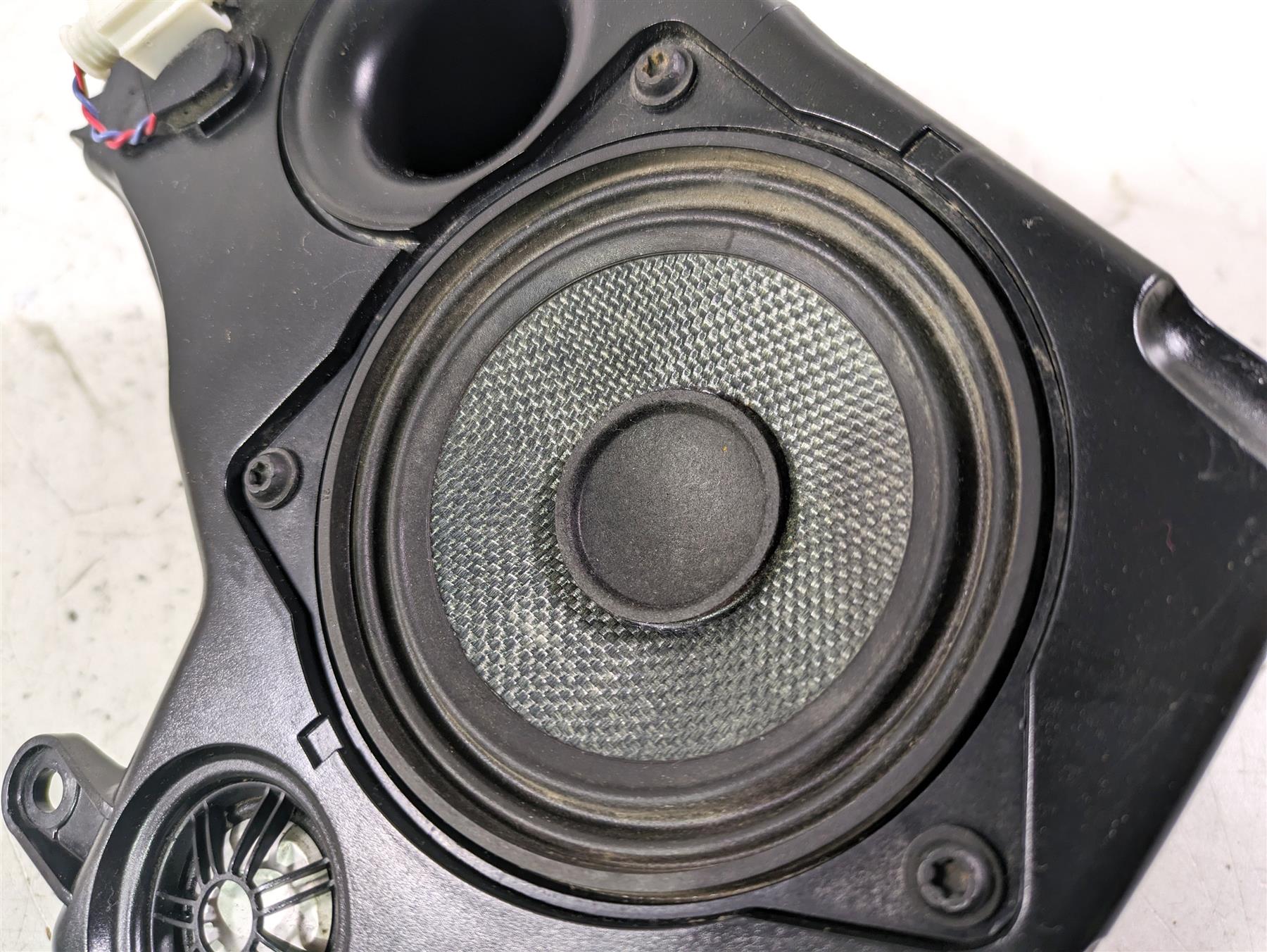 2022 BMW R1250 RT K052 Left Side Audio Speaker 65138543457 {{ shop.shopifyCountryName }} - Mototech271