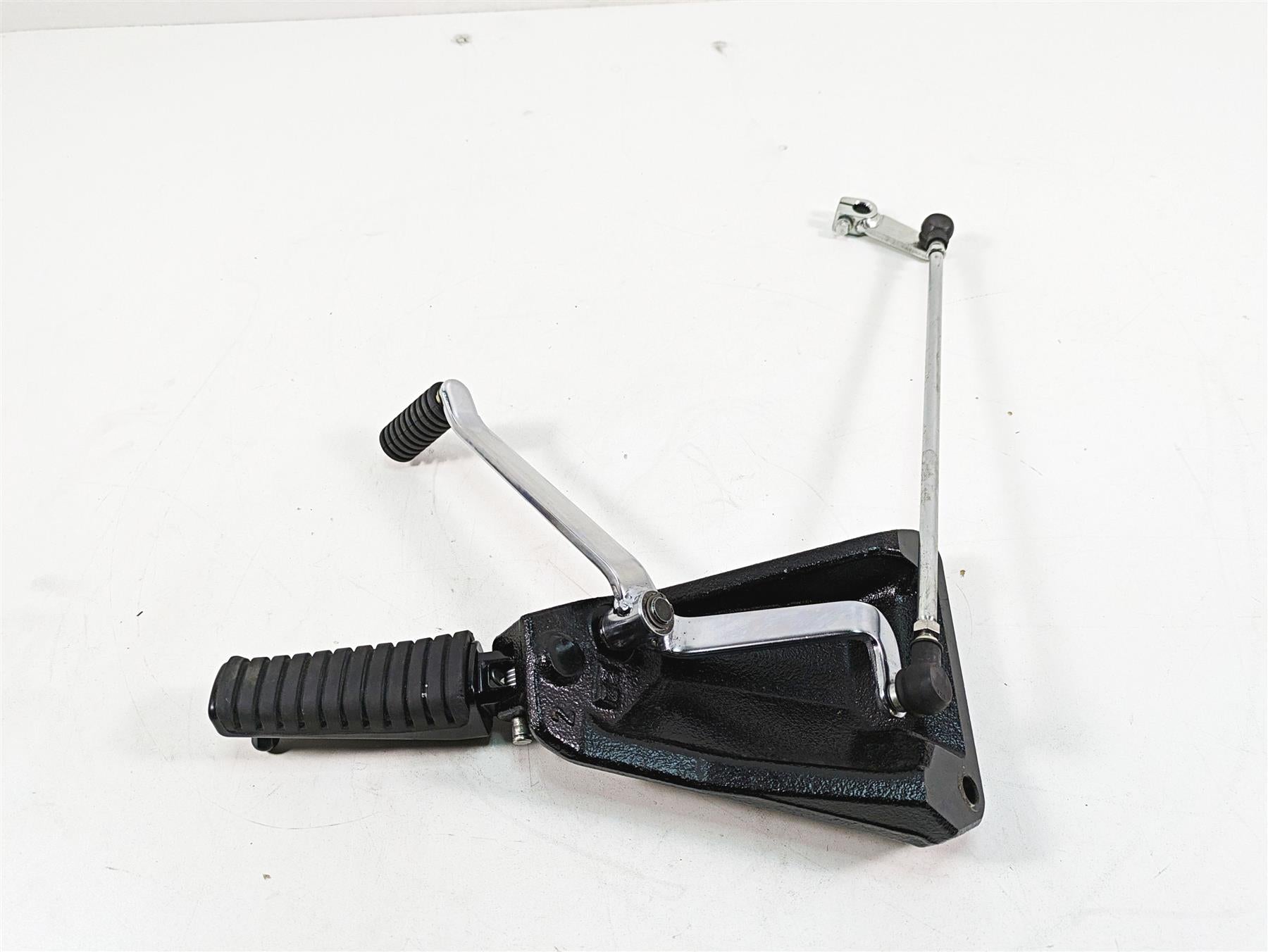2016 Suzuki M109R VZR1800 Left Front Footpeg & Shifter Lever 43521-48G01 {{ shop.shopifyCountryName }} - Mototech271