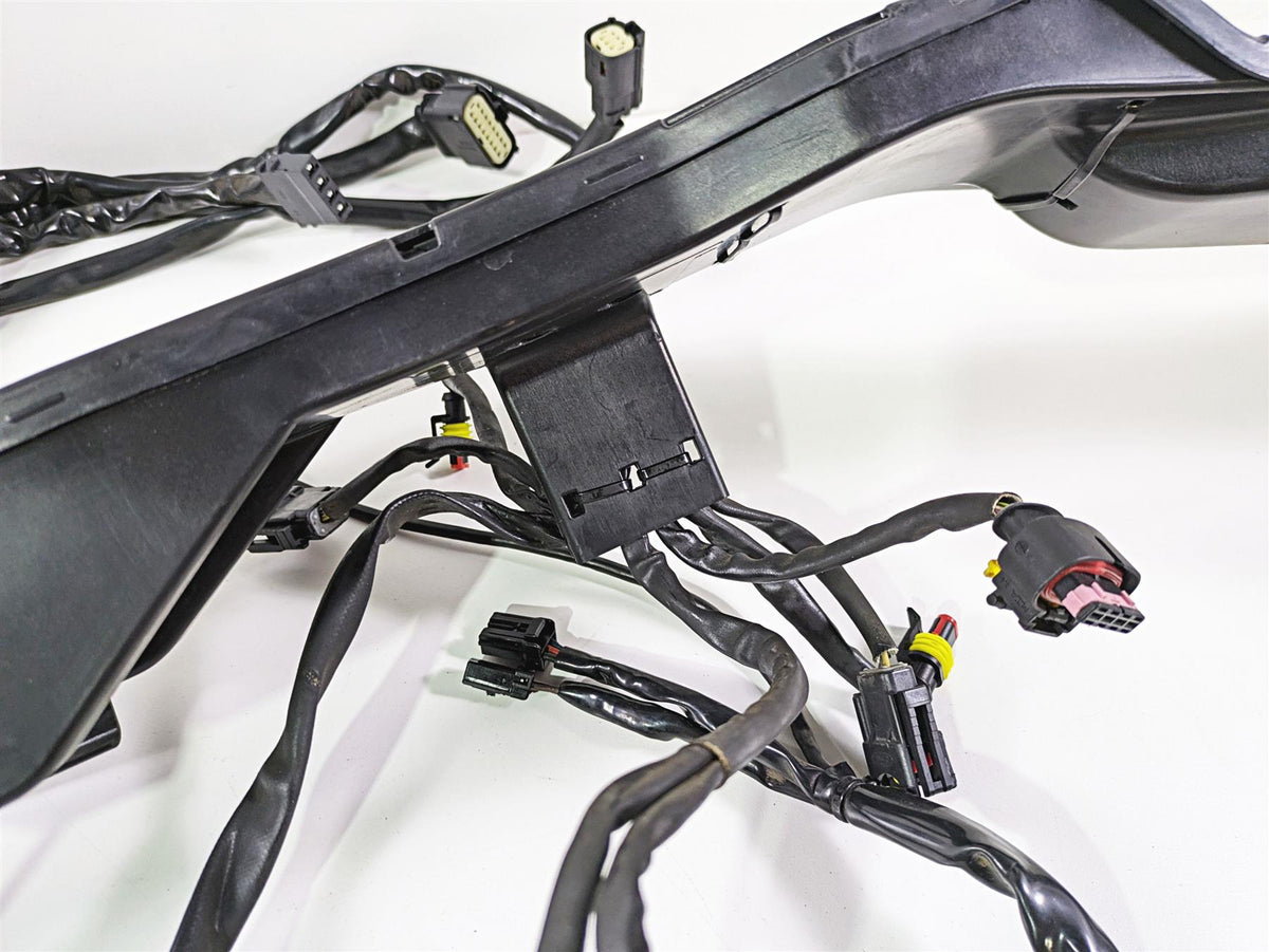 2010 Harley Touring FLHTK Electra Glide Main Wiring Harness Abs - Read 70121-10 {{ shop.shopifyCountryName }} - Mototech271