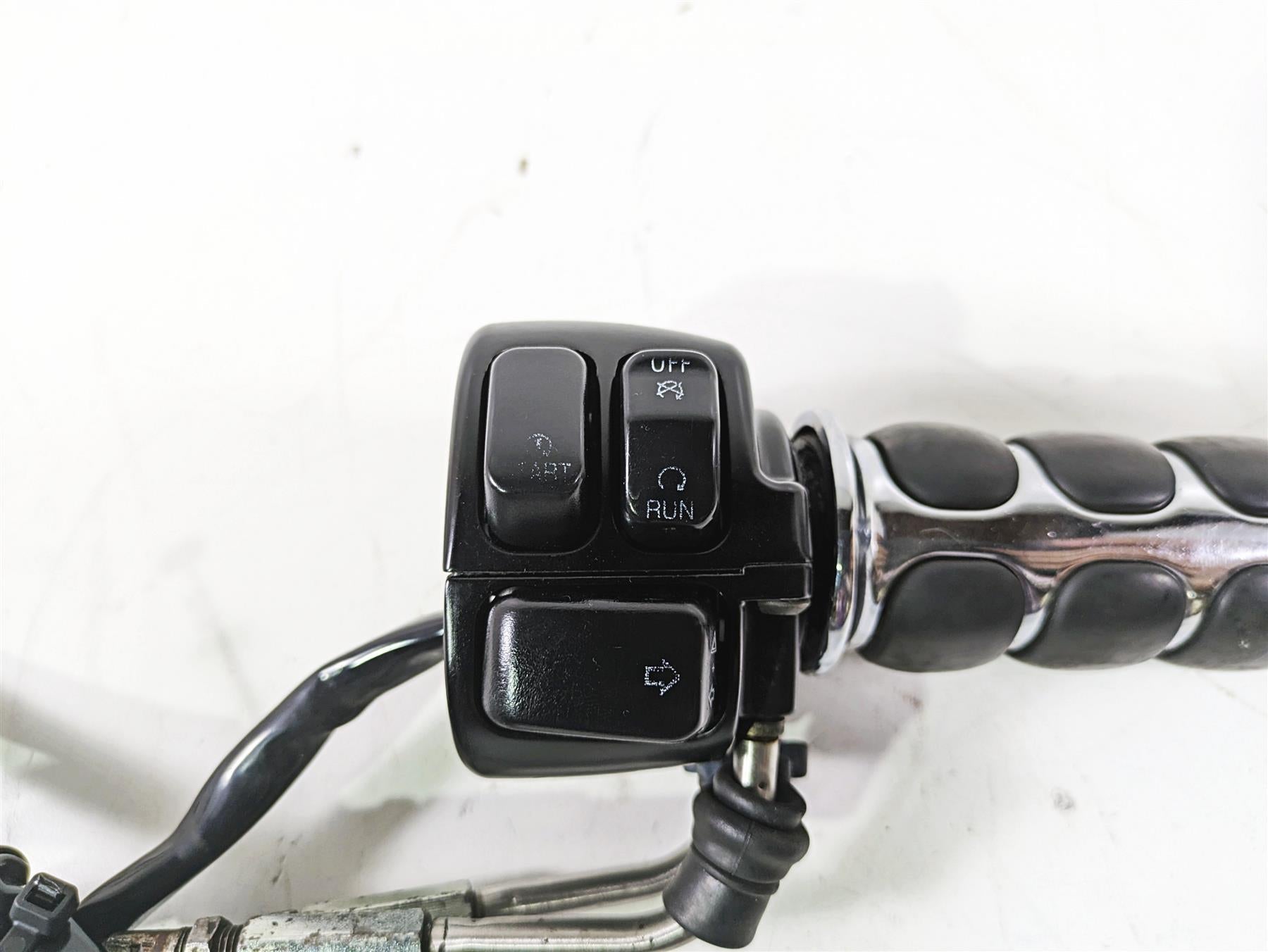 2003 Harley Dyna FXDL Low Rider 100TH Right Hand Control Switch 71589-96B {{ shop.shopifyCountryName }} - Mototech271