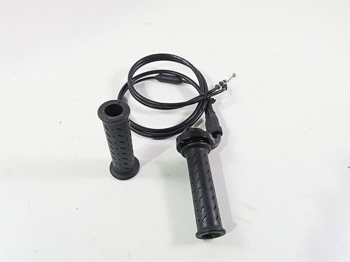 2013 Triumph Bonneville Throttle Cables & Grip Set T2040252 T2040740 T2040254 {{ shop.shopifyCountryName }} - Mototech271