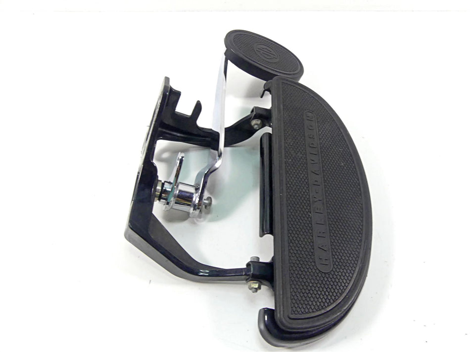 2016 Harley Softail FLS Slim Right Front Floorboard & Brake Pedal Set 42431-11 {{ shop.shopifyCountryName }} - Mototech271