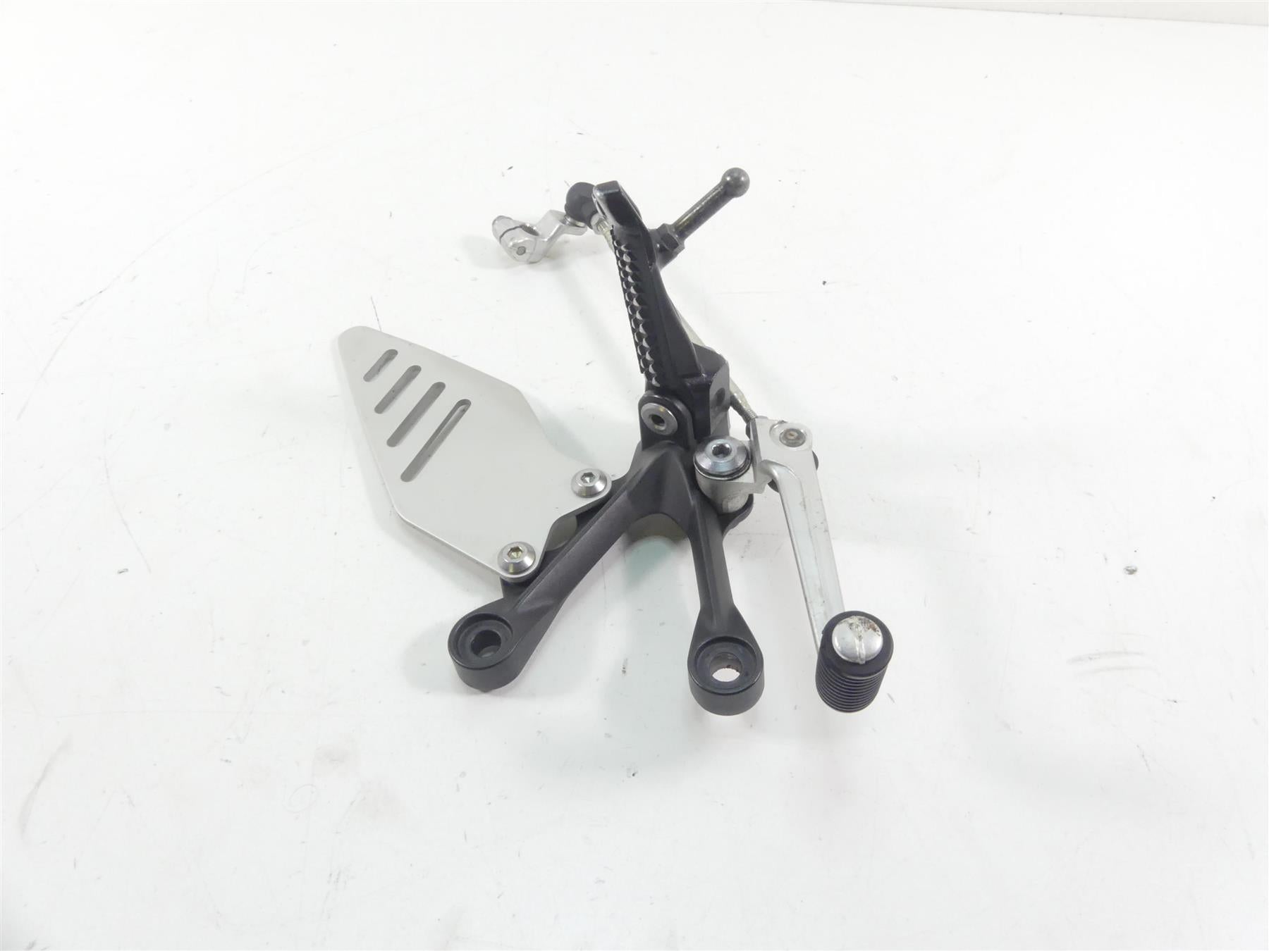 2013 Kawasaki ZX636 ZX6R Ninja Left Footpeg Foot Peg Shifter Set 35063-0160-18R {{ shop.shopifyCountryName }} - Mototech271