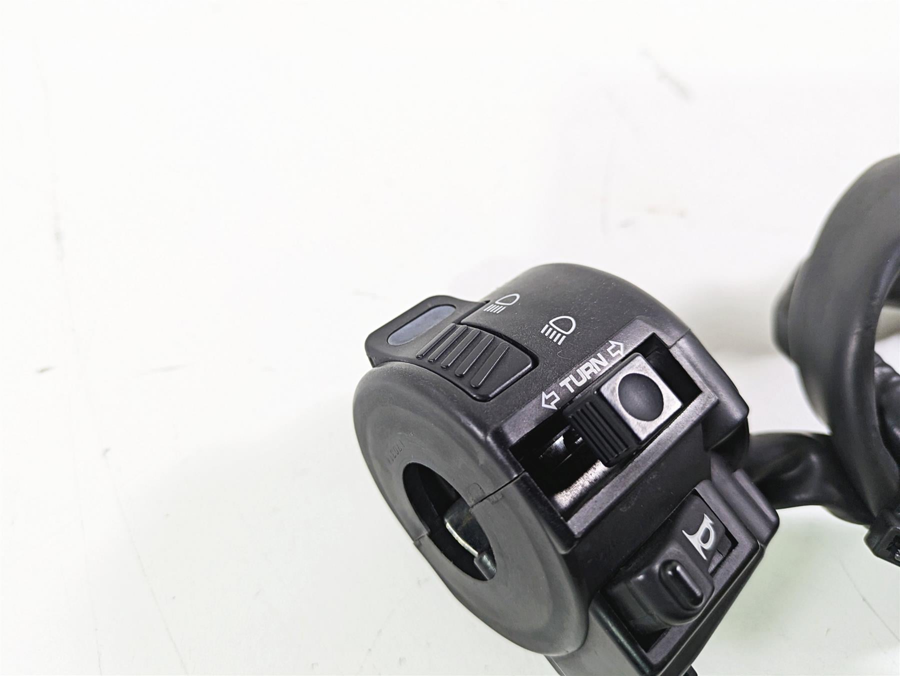 2017 Honda CBR600RR Left Hand Blinker Light Control Switch 35200-MJC-A01 {{ shop.shopifyCountryName }} - Mototech271