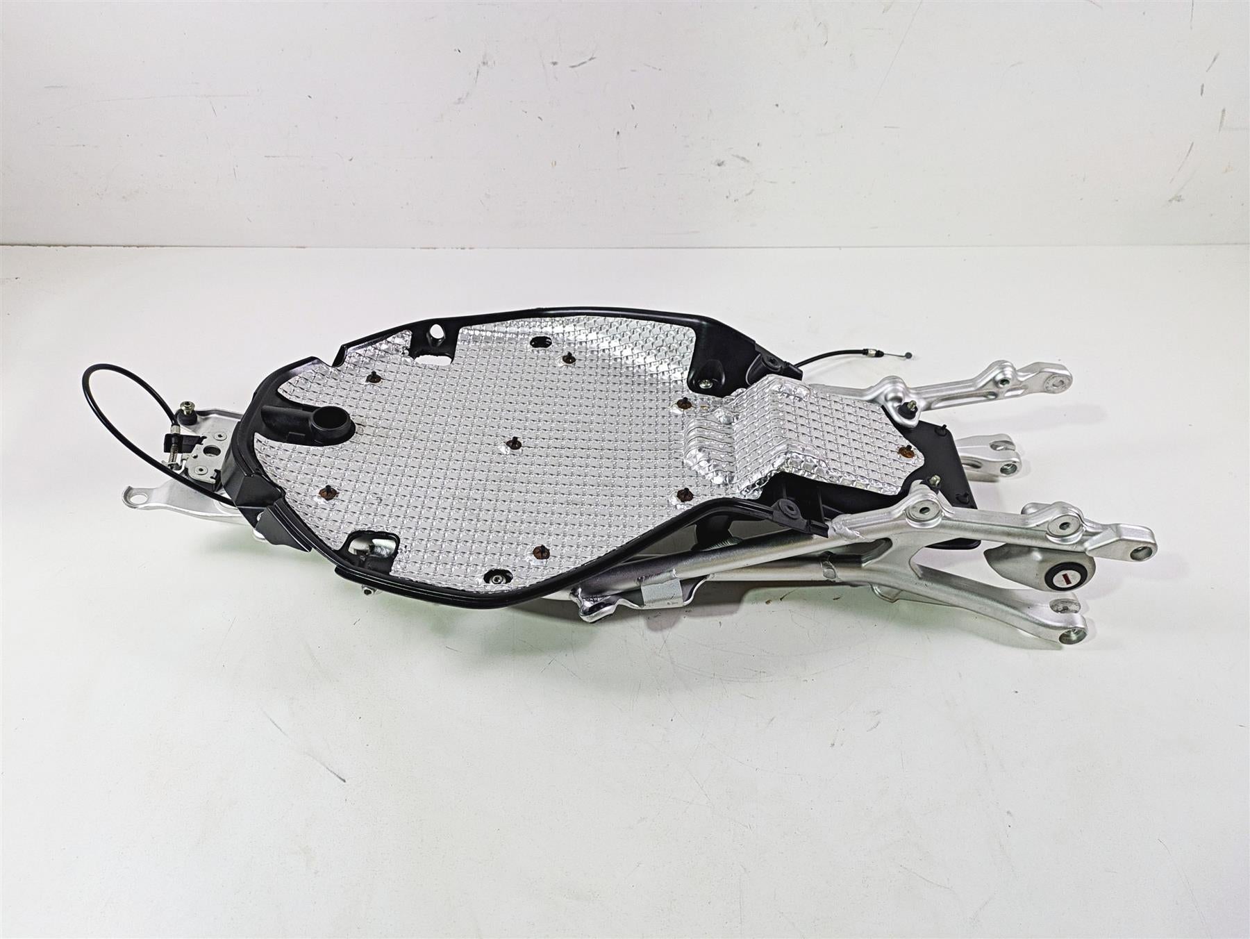 2012 Mv Agusta F4 RR Subframe & Inner Fender - Read 8000B5268 {{ shop.shopifyCountryName }} - Mototech271