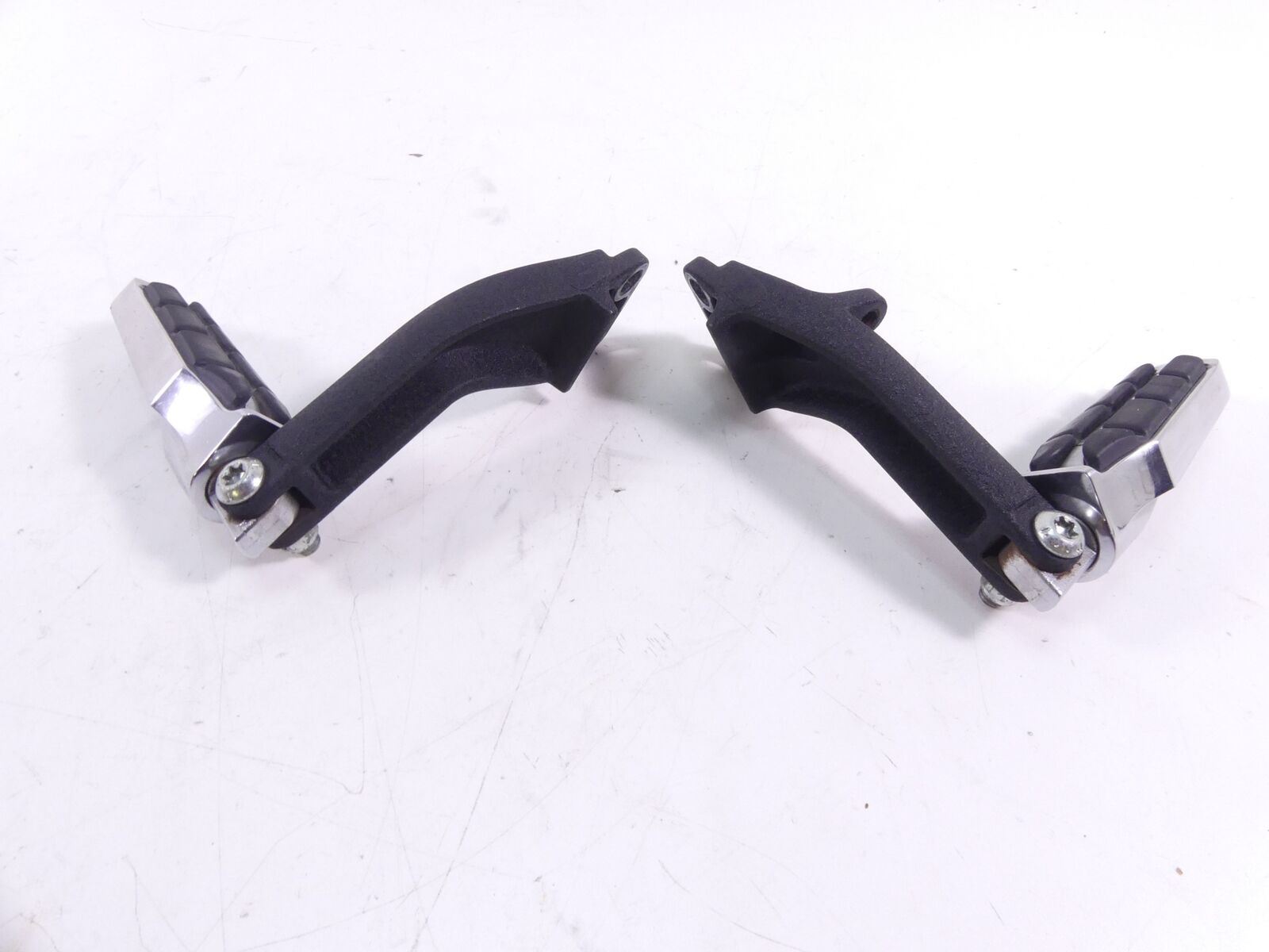 2009 Harley FXDF Dyna Fat Bob Rear Passenger Footpeg Set 49224-06A 49230-06 {{ shop.shopifyCountryName }} - Mototech271