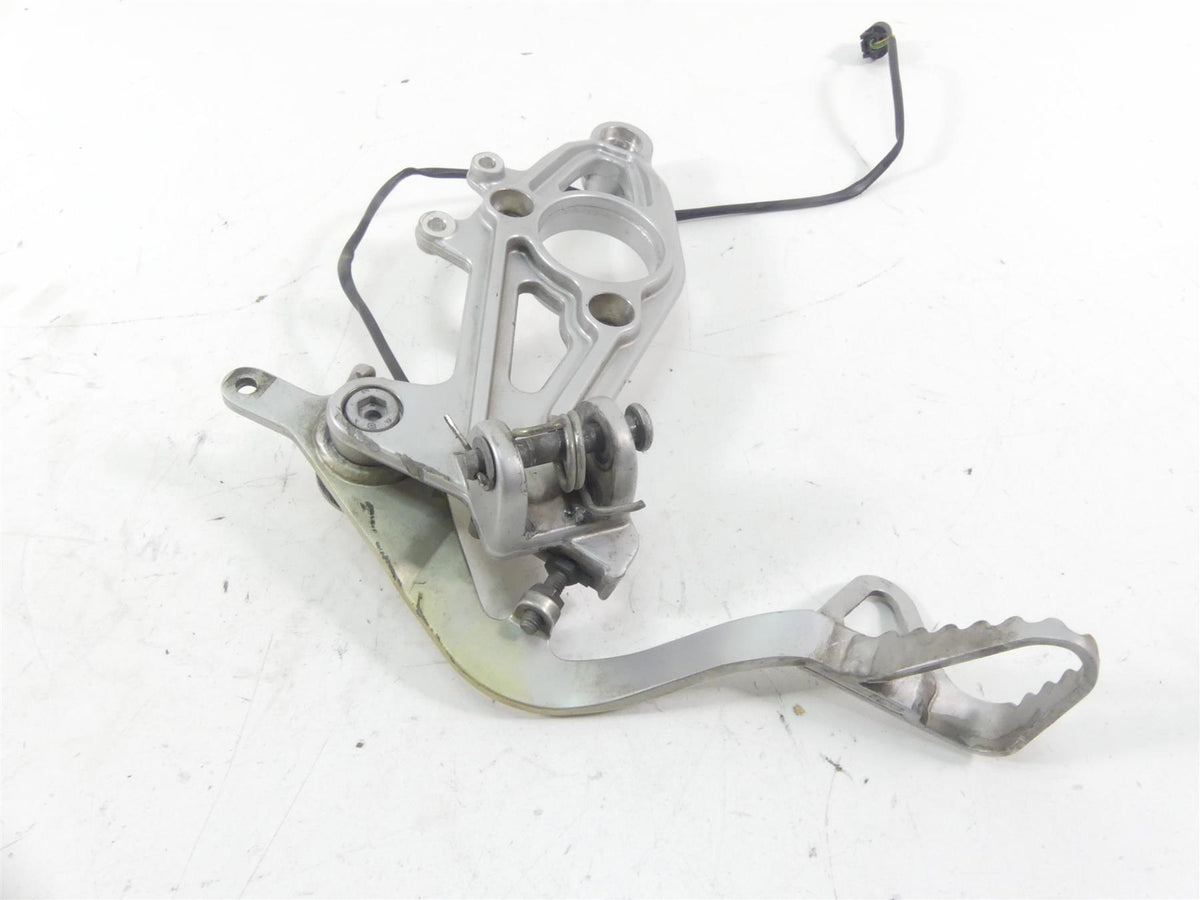 2003 BMW R1150 GS R21 Right Front Rider Footpeg Mount & Brake Pedal 46712335598 {{ shop.shopifyCountryName }} - Mototech271