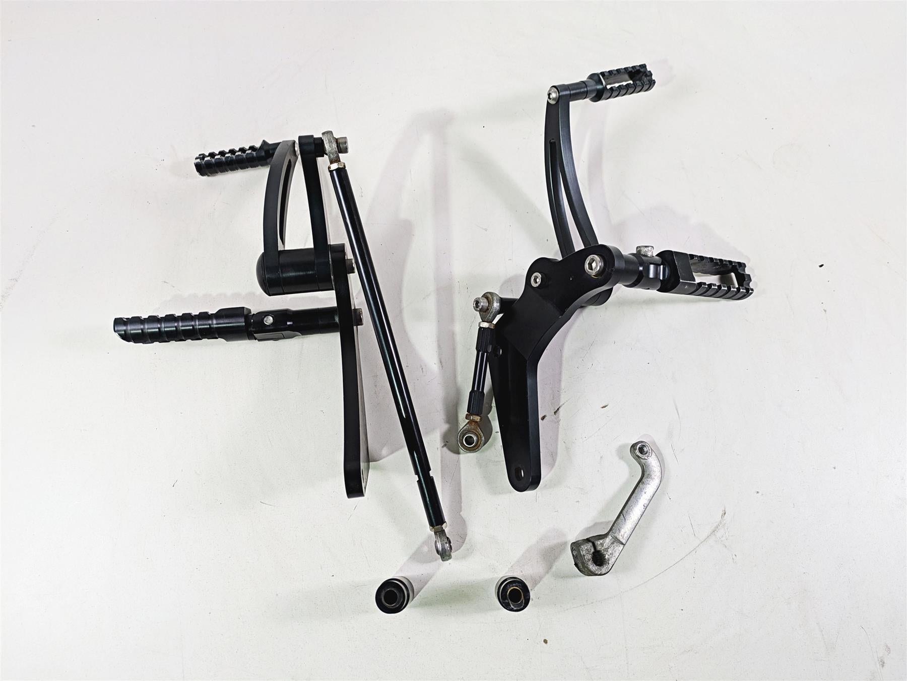 2021 Harley Softail FXST Standard Tarazon Fw Control Footrests - Read ?RSHD-SB18 {{ shop.shopifyCountryName }} - Mototech271