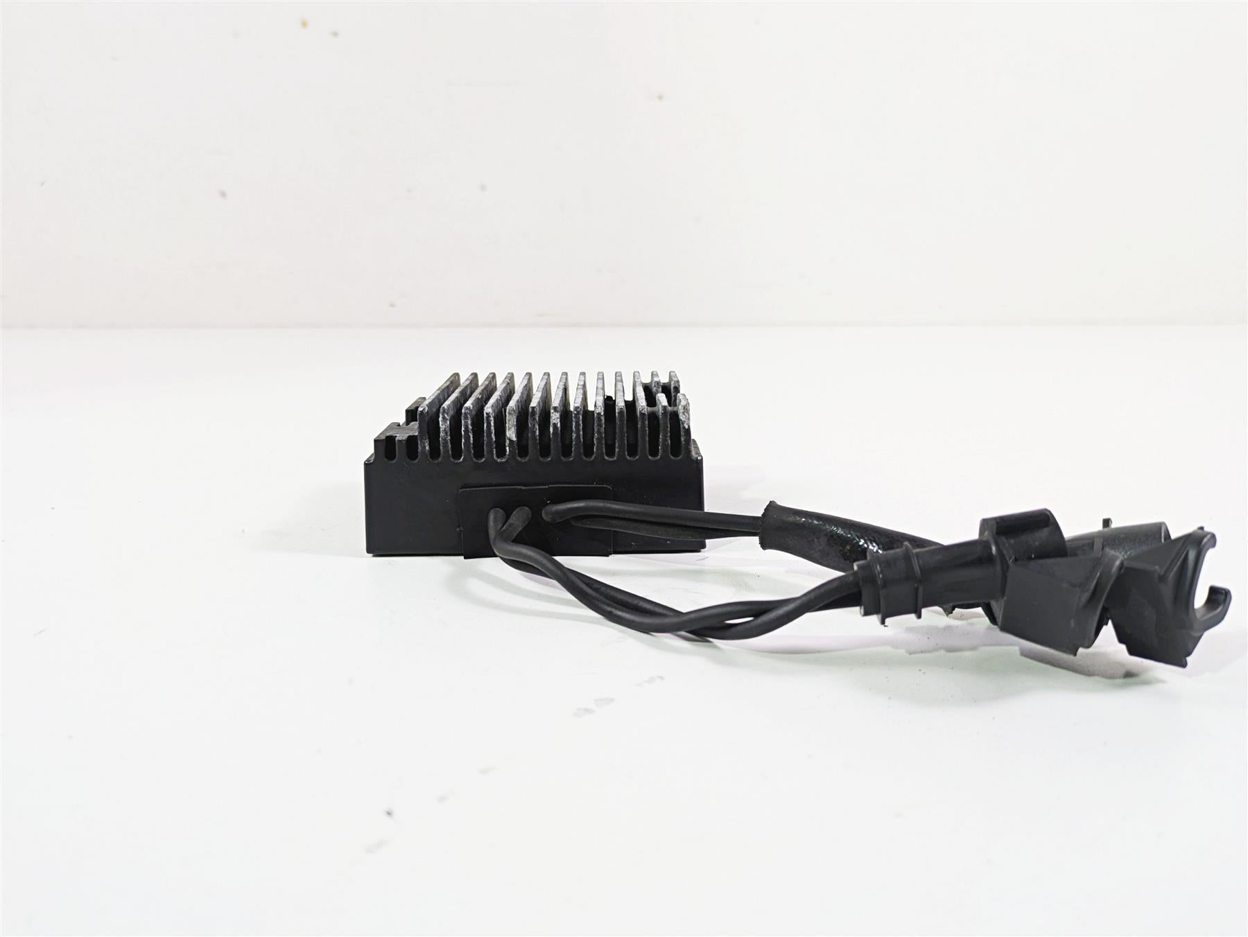 2007 Harley Sportster XL1200 C Rectifier Voltage Regulator 74546-07A {{ shop.shopifyCountryName }} - Mototech271