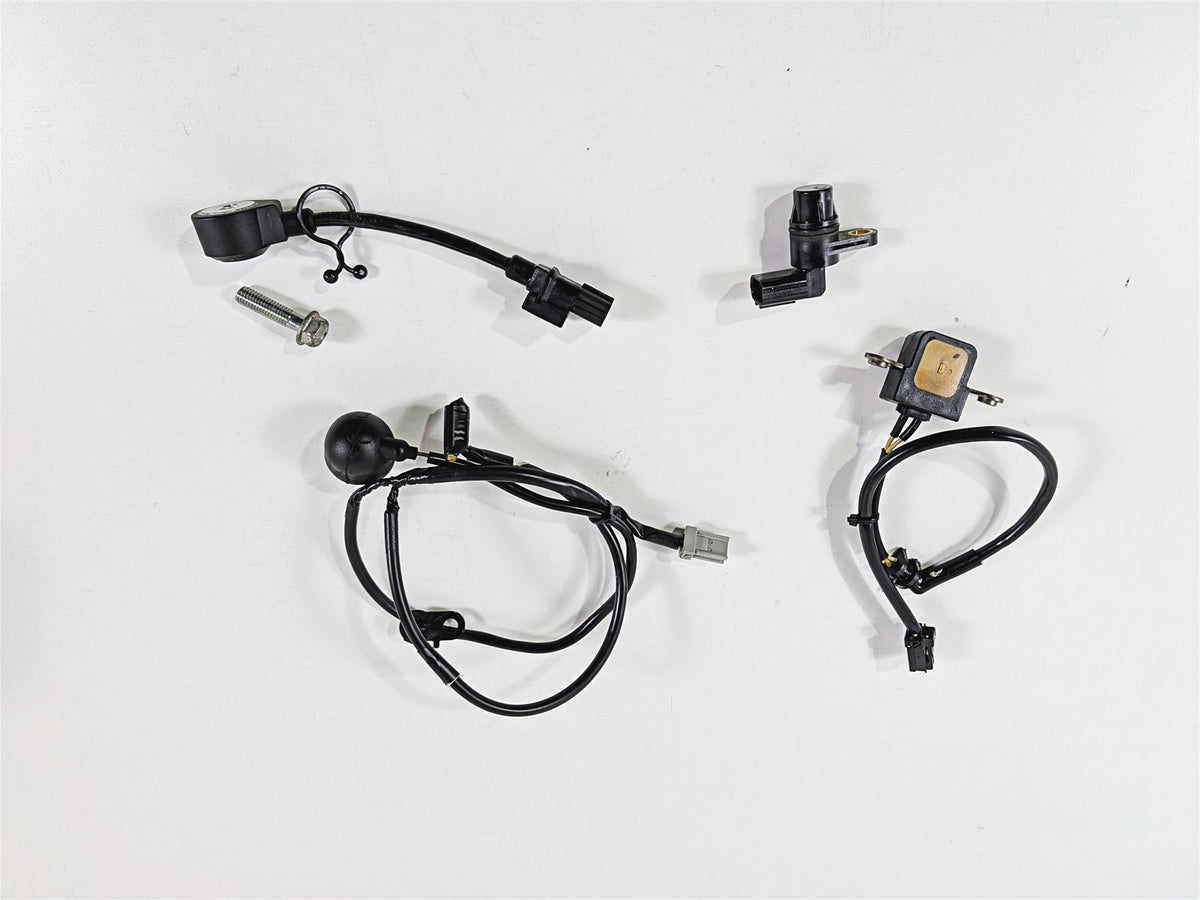 2017 Honda CBR600RR PC40 Knock Timing Crank Position Oil Pressure Sensor Set {{ shop.shopifyCountryName }} - Mototech271