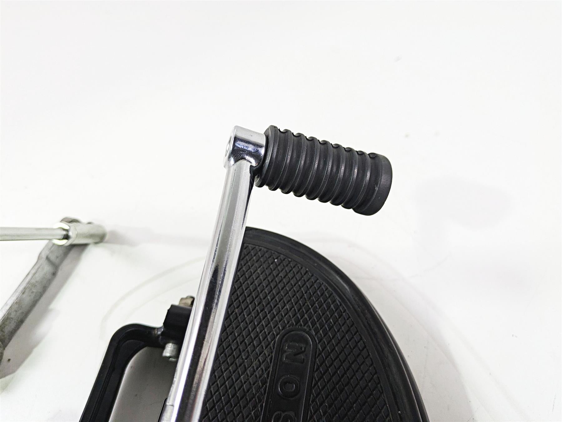 2014 Harley FLS Softail Slim Left Front Floorboard & Shifter 33630-07A 33895-82E {{ shop.shopifyCountryName }} - Mototech271