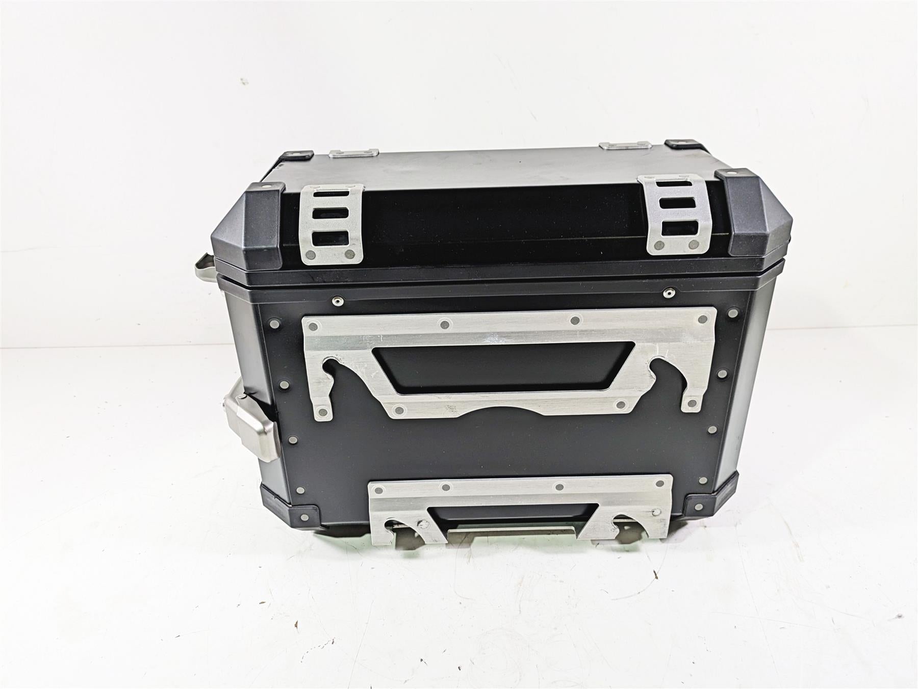 2016 Moto Guzzi Stelvio 1200 8V NTX Left Saddlebag Saddle Bag Case + Keys 886930 {{ shop.shopifyCountryName }} - Mototech271