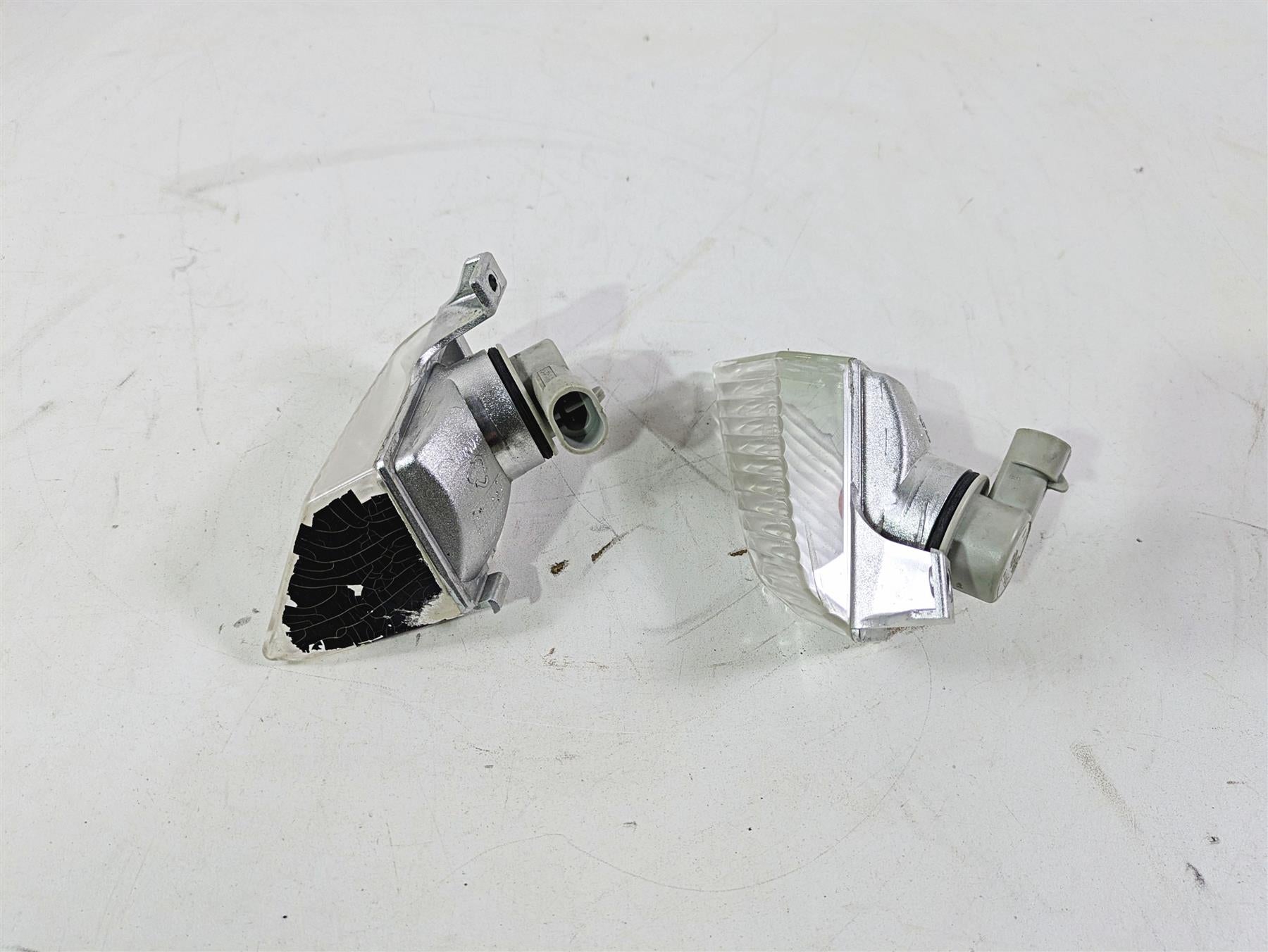 2016 Moto Guzzi Stelvio 1200 8V NTX Front Blinker Set - Read 978428 978427 {{ shop.shopifyCountryName }} - Mototech271