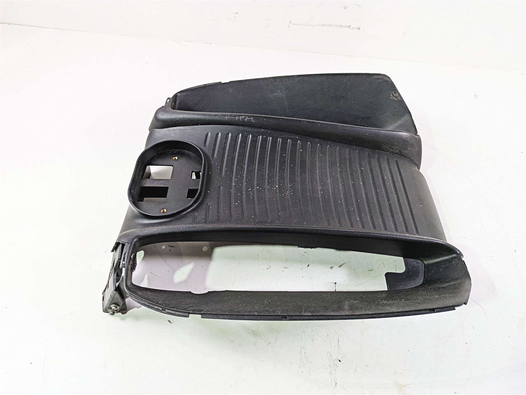 2013 Harley VRSCF Muscle Rod Radiator Center Cover Fairing 26826-09 {{ shop.shopifyCountryName }} - Mototech271
