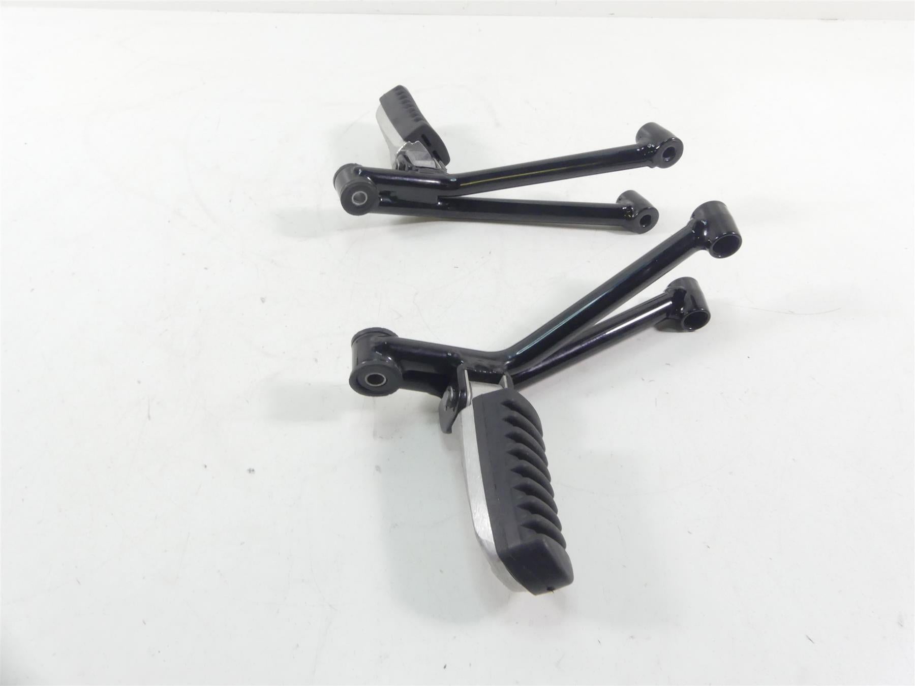 2019 Moto Guzzi V7 III Stone 750 Rear Passenger Footpeg Set 2B003190 2B003189 {{ shop.shopifyCountryName }} - Mototech271
