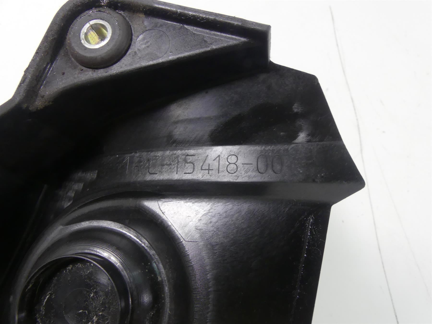 2015 Yamaha MT09 FZ09 Sprocket Guard Cover 1RC-15418-00-00 {{ shop.shopifyCountryName }} - Mototech271