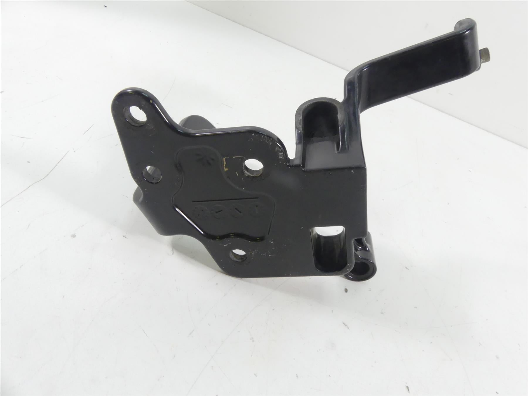 2004 Harley Softail FLSTFI Fat Boy Gear Shifter Shift Lever Bracket 33630-00A {{ shop.shopifyCountryName }} - Mototech271