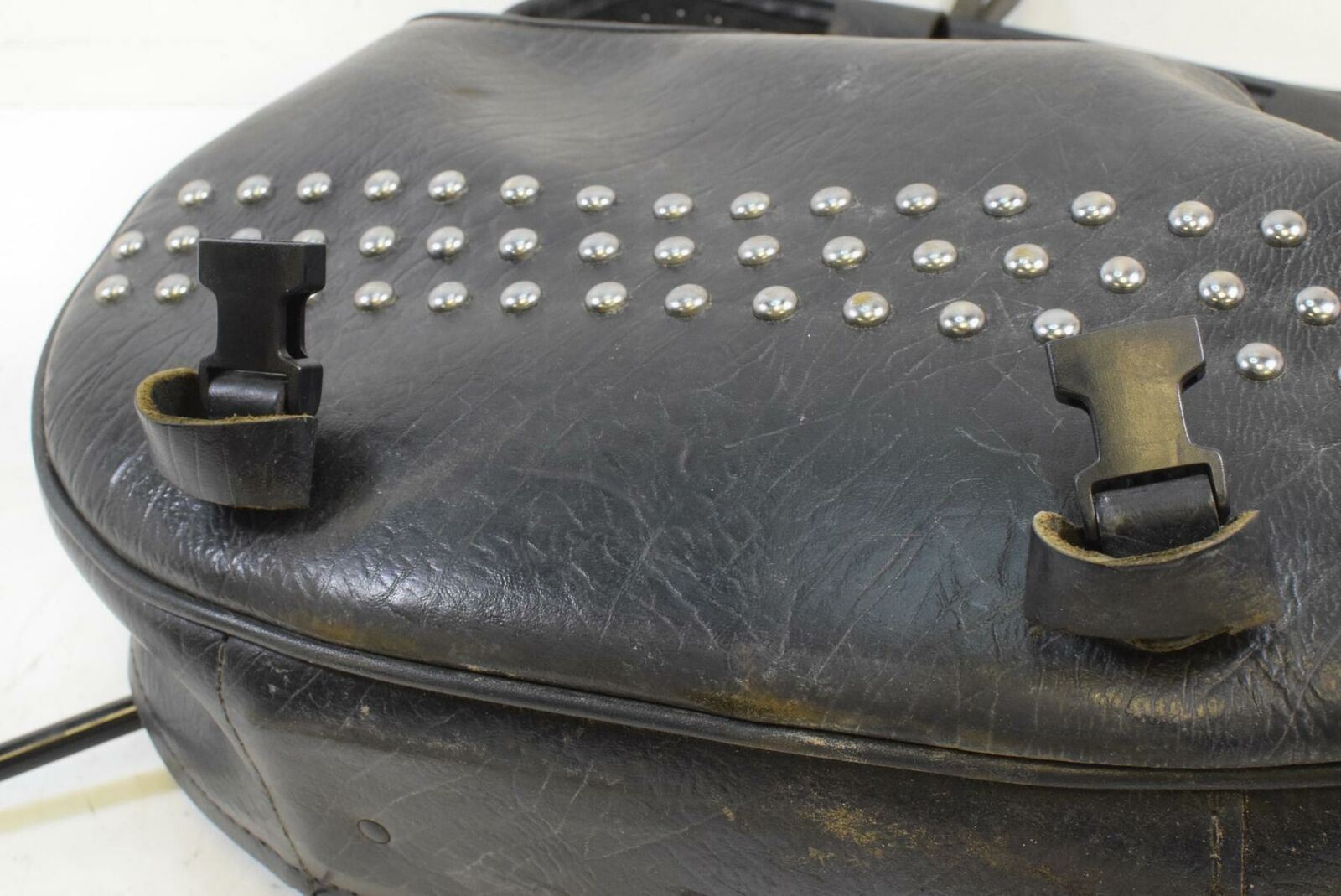 2011 Harley Softail FLSTC Heritage Classic Left Saddlebag & Mount 90476-09 {{ shop.shopifyCountryName }} - Mototech271