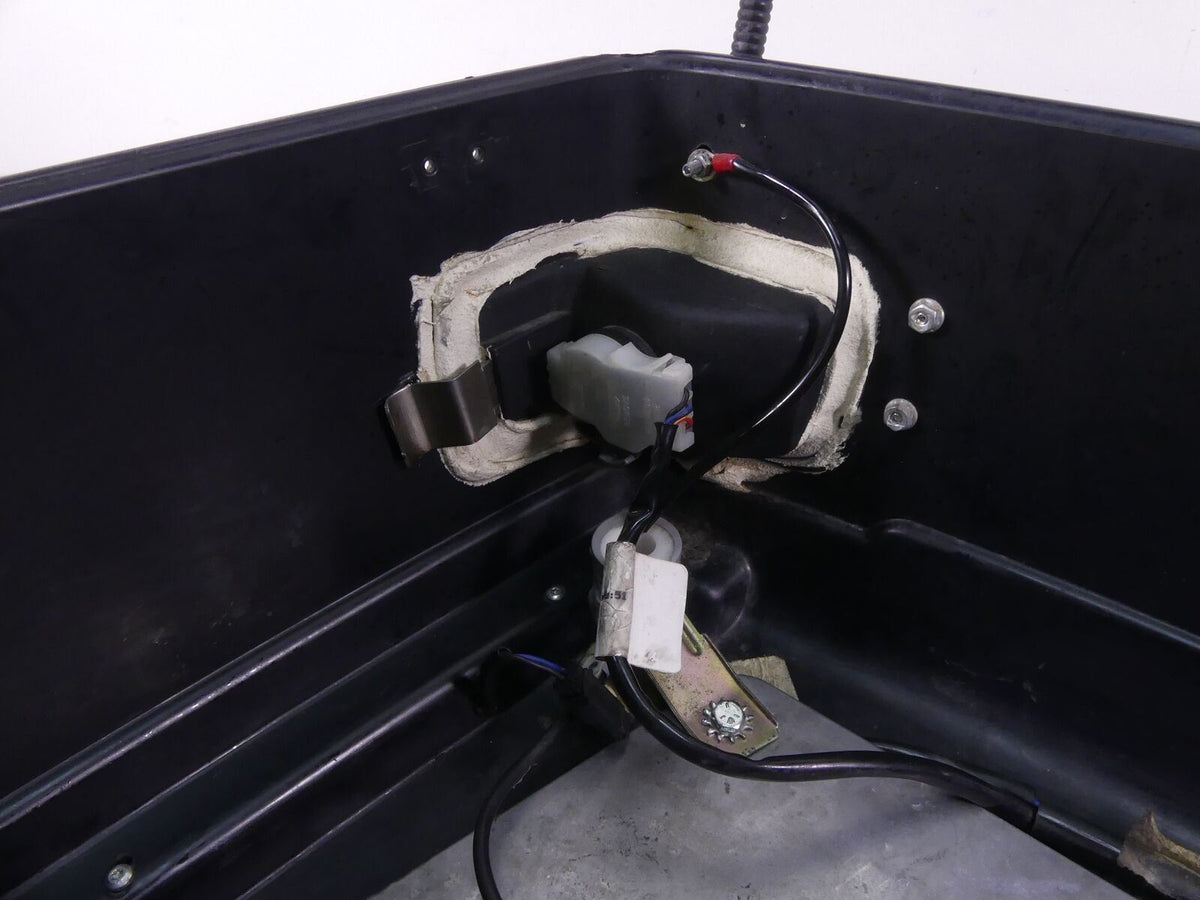 2006 Harley Touring FLHTCUI Electra Glide Lower Bottom Trunk Tour Pak 53128-06 {{ shop.shopifyCountryName }} - Mototech271