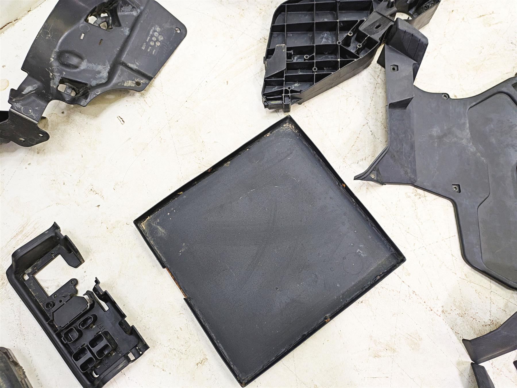 2022 Can-Am Defender XMR HD10 Body Plastic Covers Interior Tank Set 707900740 {{ shop.shopifyCountryName }} - Mototech271