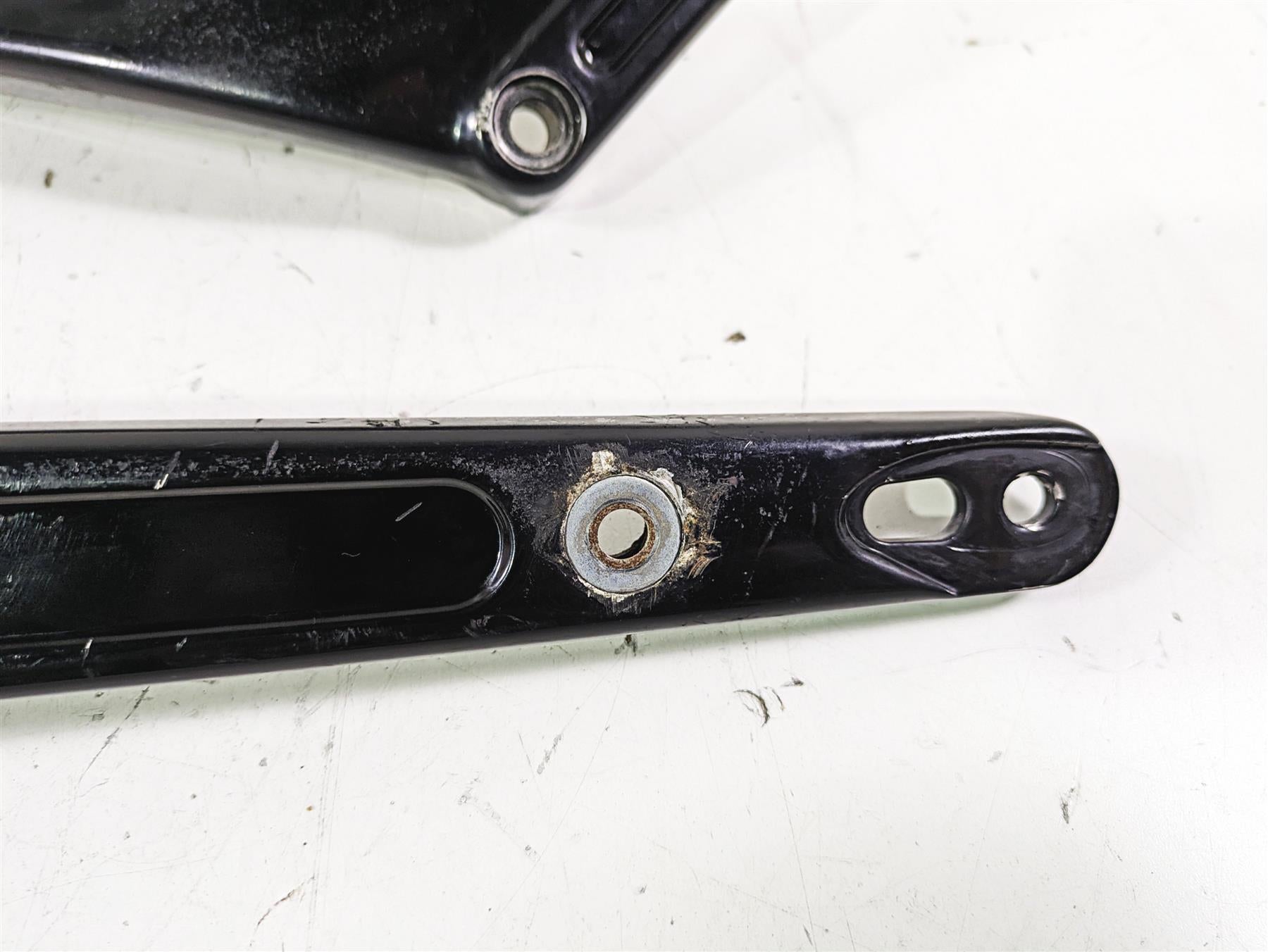 2021 Harley Softail FLSL Slim Rear Fender Braces Struts 59500422 59500423 {{ shop.shopifyCountryName }} - Mototech271