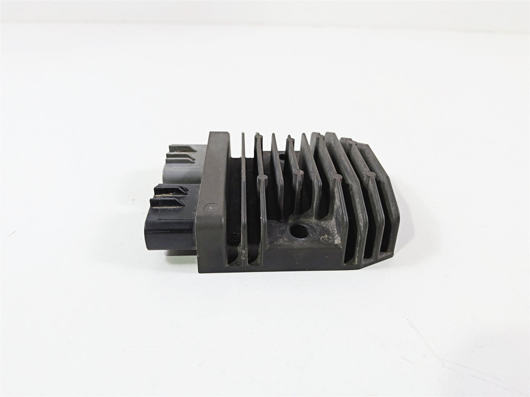 2012 Yamaha XT1200 Super Tenere Rectifier Voltage Regulator 1D7-81960-00 FH020AA {{ shop.shopifyCountryName }} - Mototech271