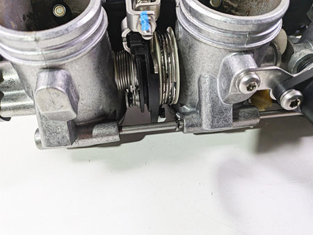 2014 BMW K1300S K40 Throttle Body Bodies Fuel Injectors Set 13547712156 {{ shop.shopifyCountryName }} - Mototech271