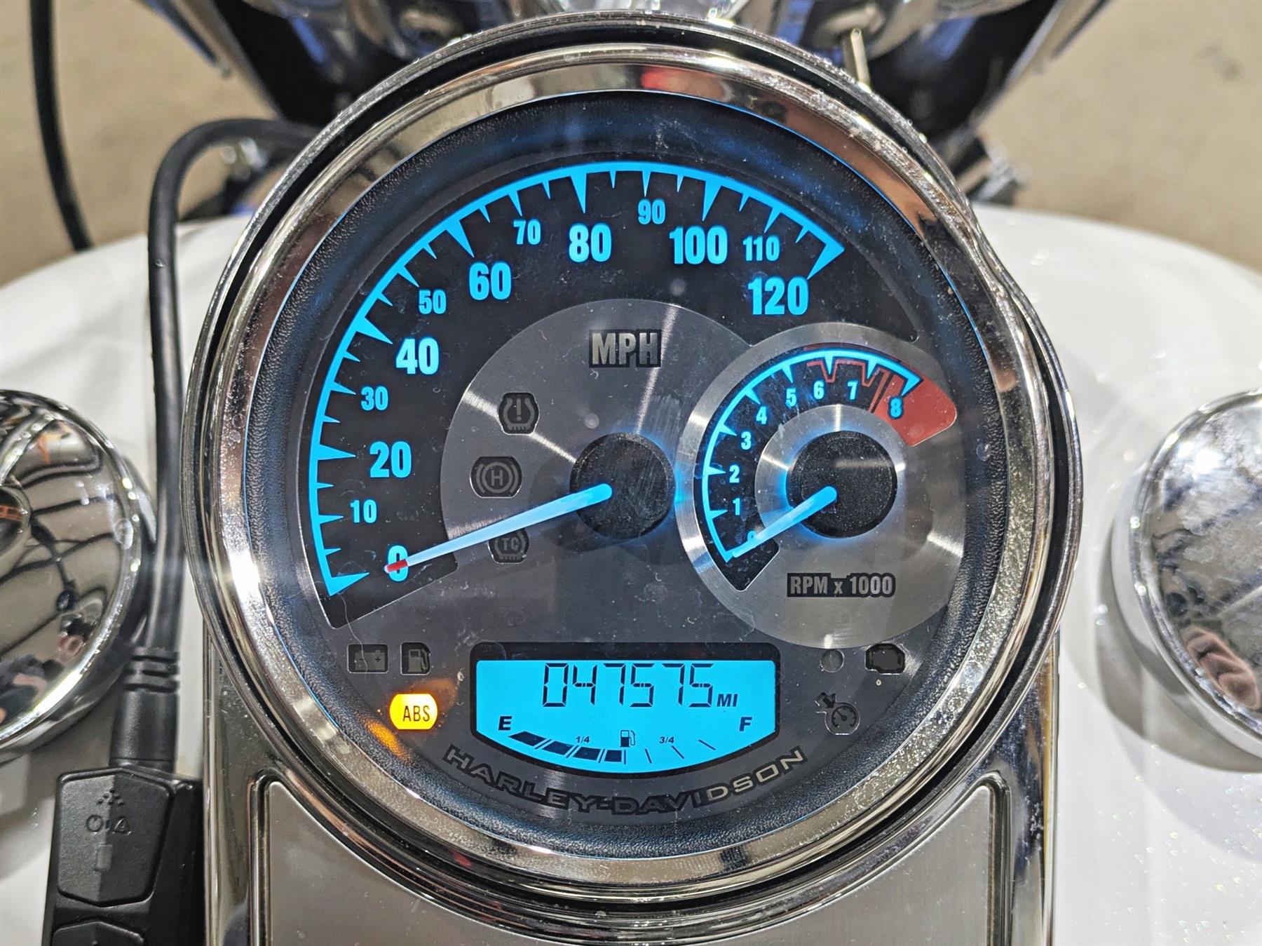 2016 Harley Touring FLHR Road King Speedometer Speedo Gauge - 47k 70900389C {{ shop.shopifyCountryName }} - Mototech271