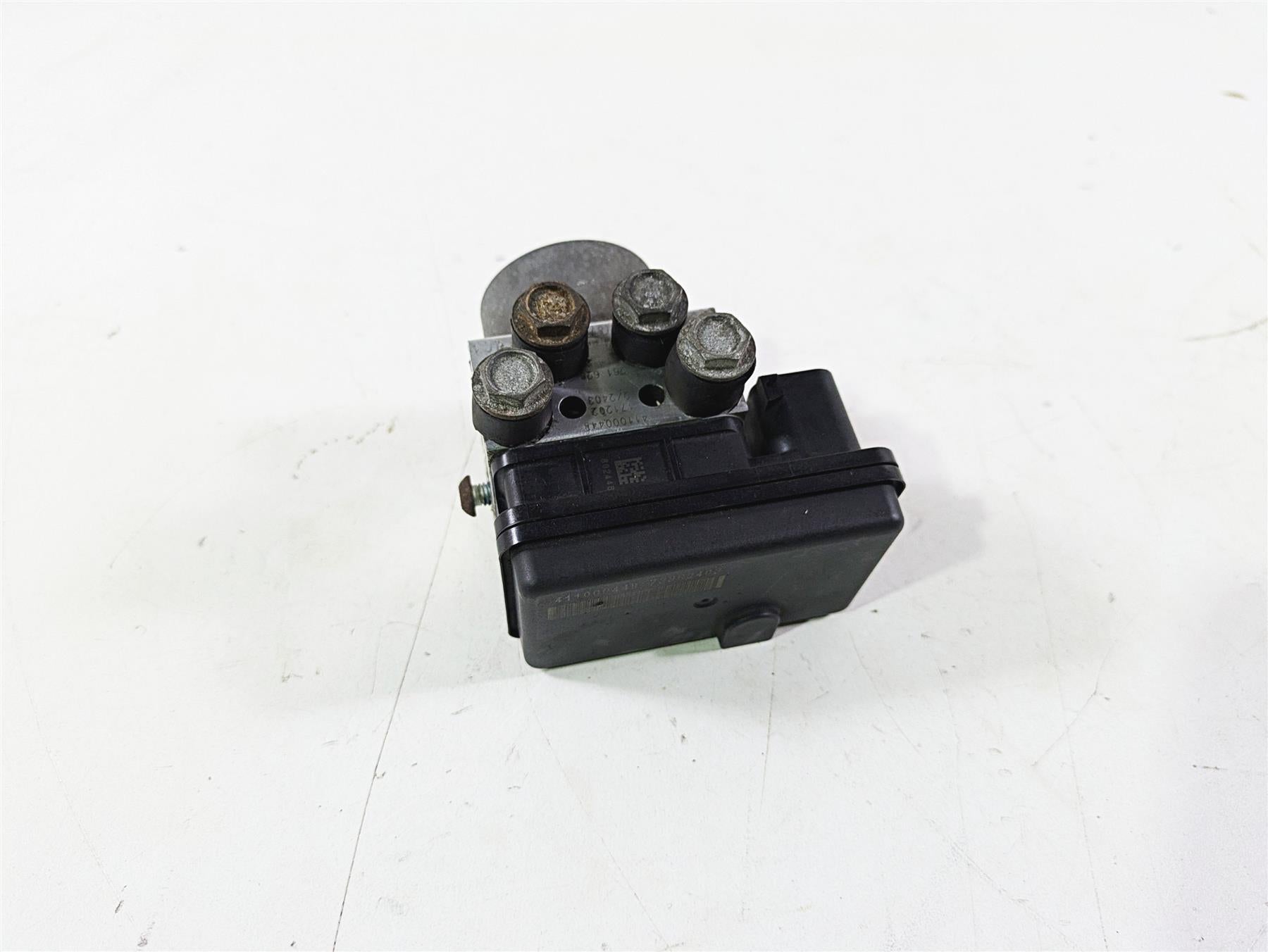 2018 Harley Softail FXFBS Fat Bob Abs Brake Pump Unit Module 41100043C {{ shop.shopifyCountryName }} - Mototech271