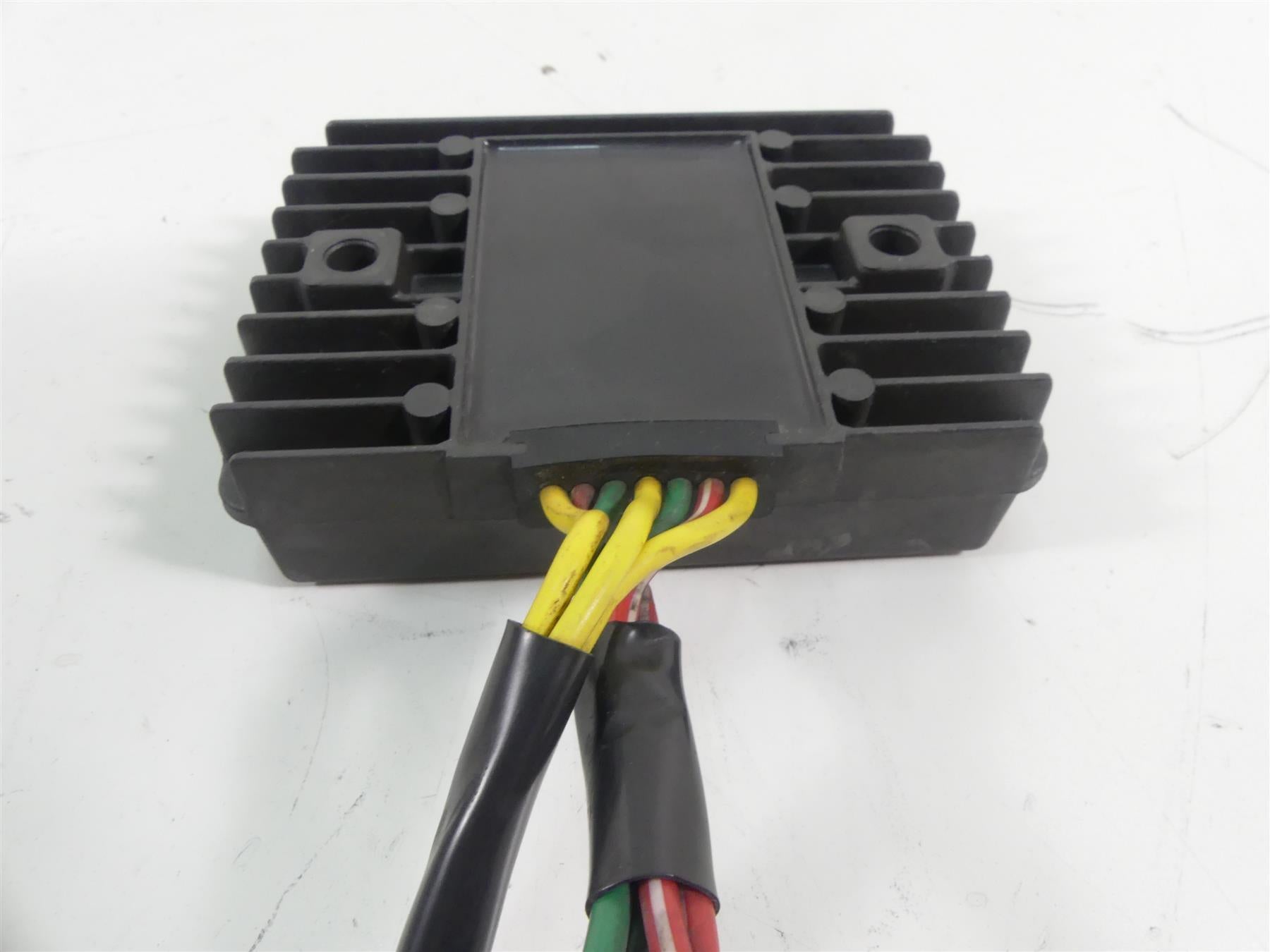 2006 Ducati 999 Biposto Rectifier Voltage Regulator 54040191A SH579EA {{ shop.shopifyCountryName }} - Mototech271