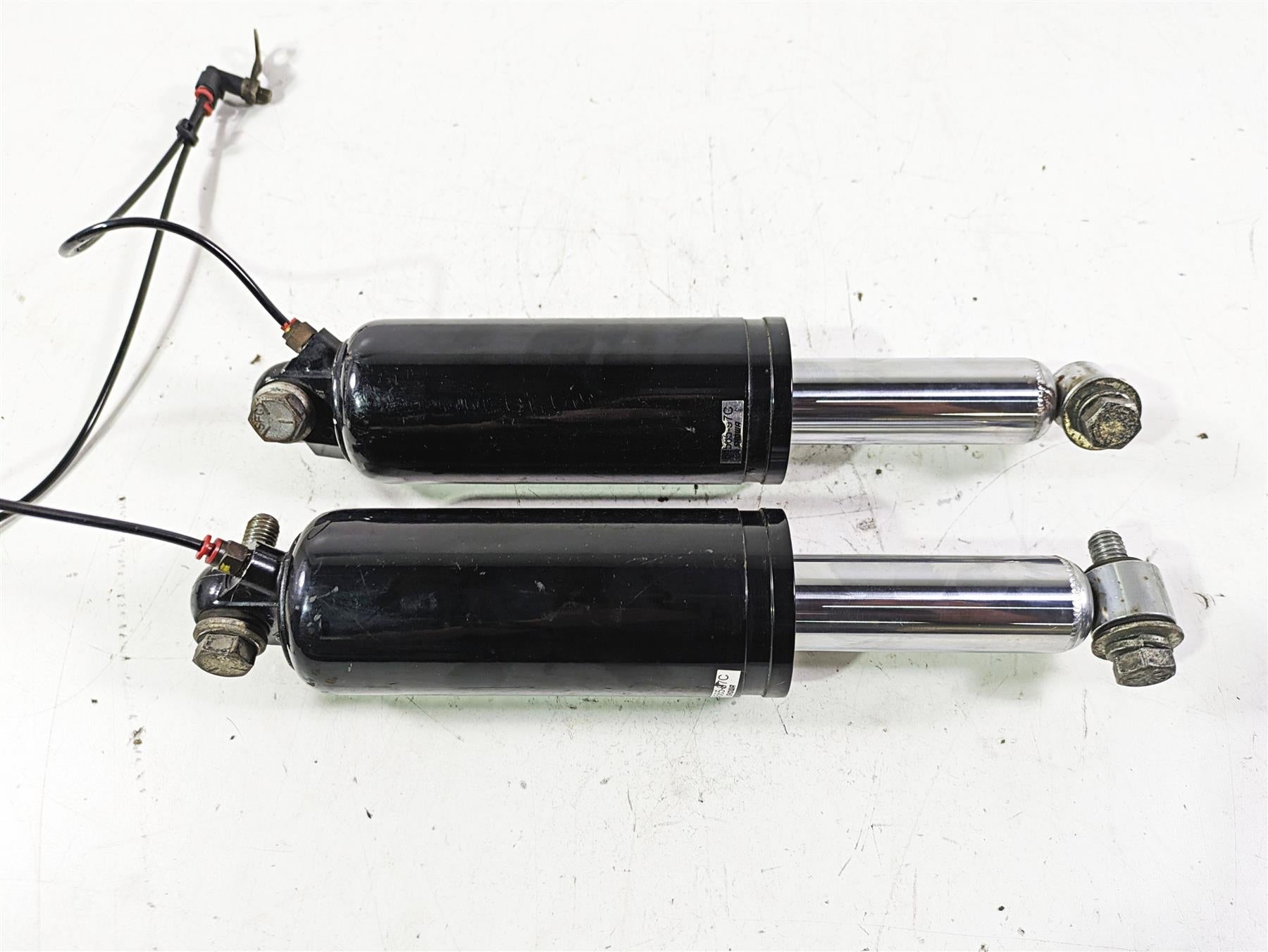 2003 Harley Touring FLHTCUI 100TH E-Glide Rear Suspension Shock Set 54565-97C {{ shop.shopifyCountryName }} - Mototech271
