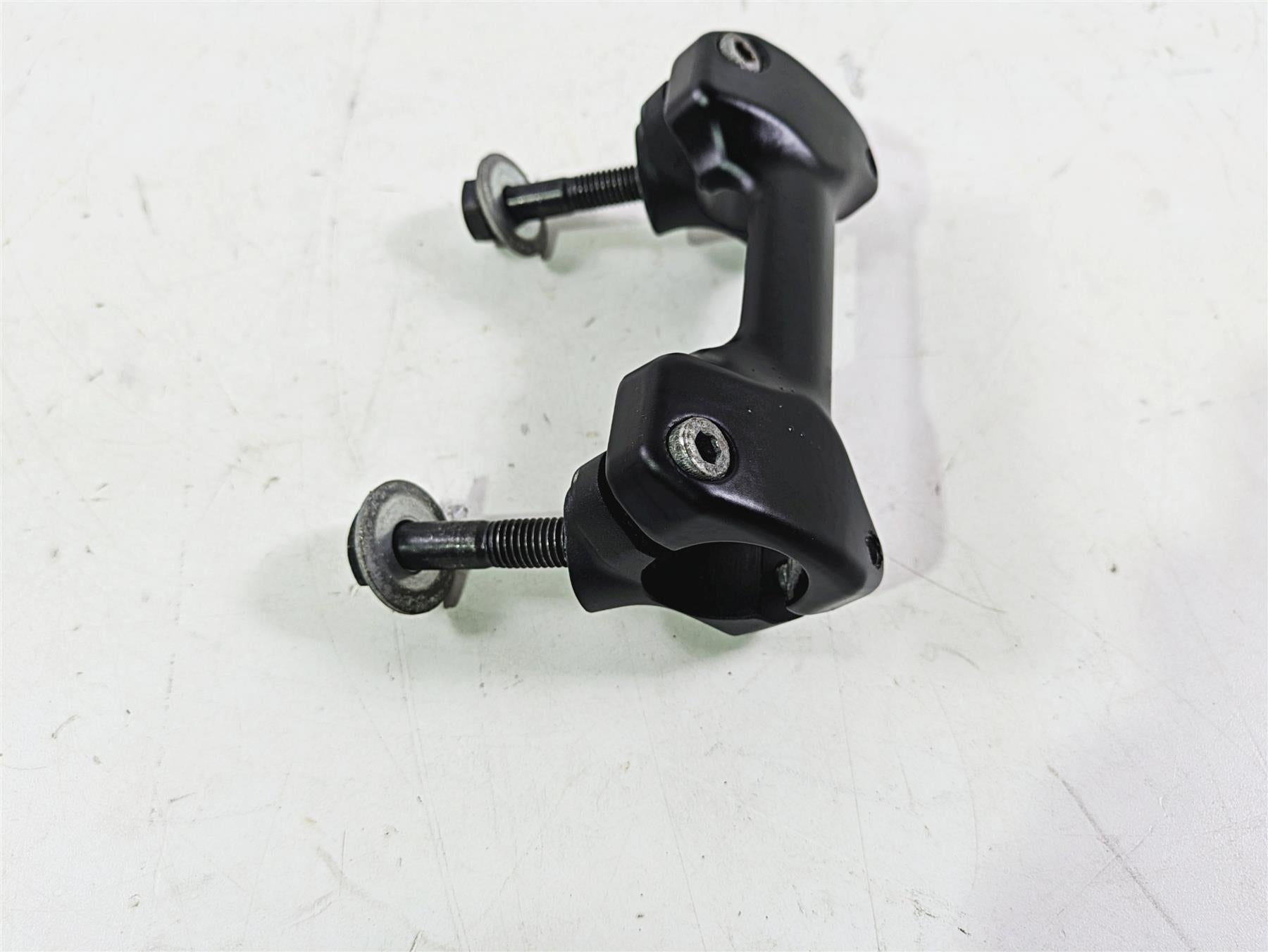 2018 Indian Chieftain Limited Handlebar Riser Holder Set 5139656 {{ shop.shopifyCountryName }} - Mototech271