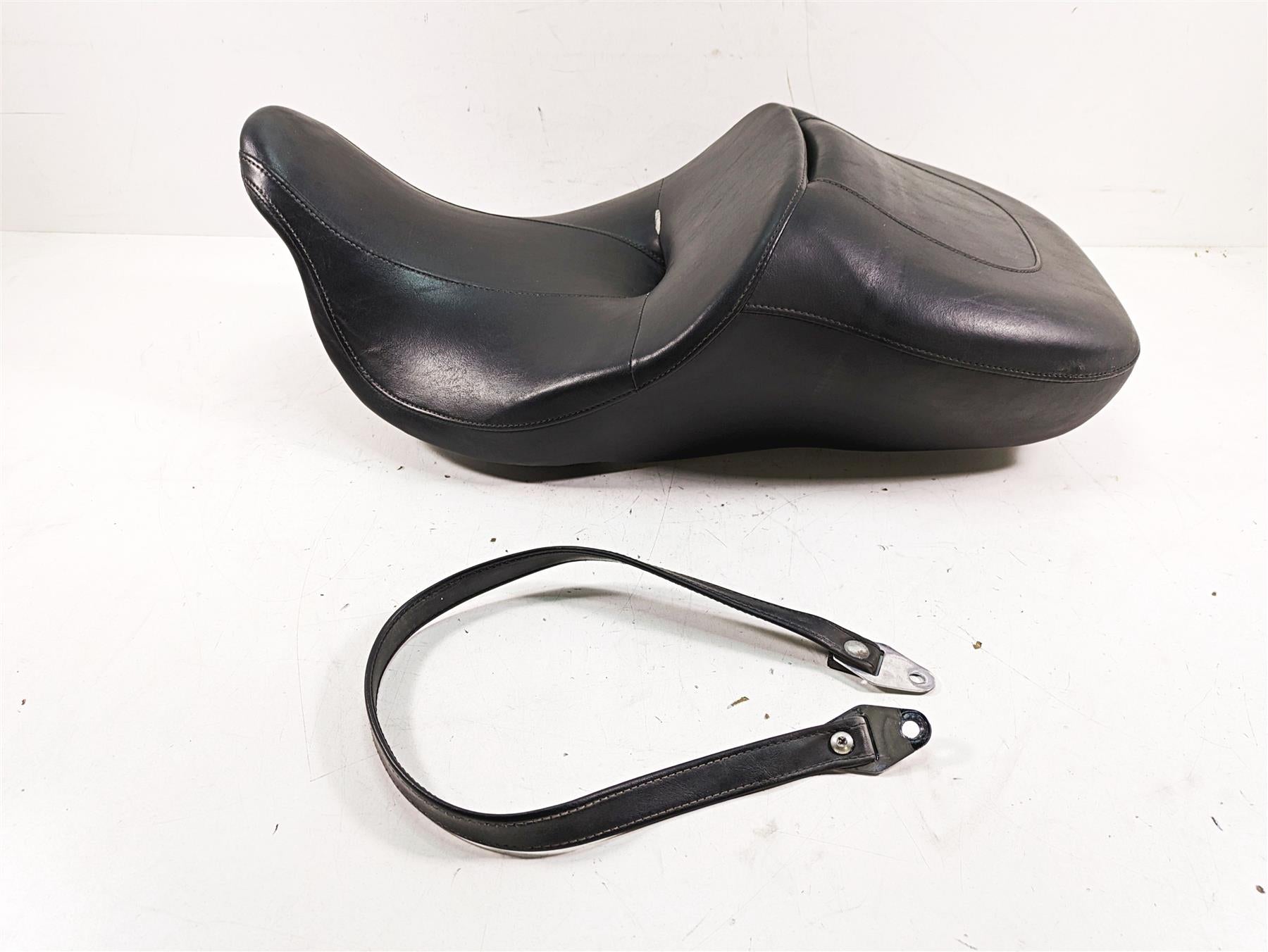2008 Harley FLHTCU Electra Glide Rider Driver Seat Saddle - Read 52164-08B {{ shop.shopifyCountryName }} - Mototech271
