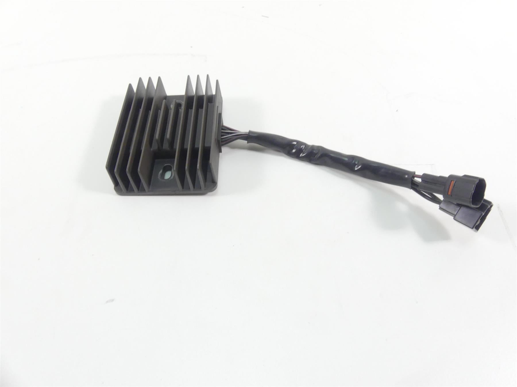 2022 Suzuki GSXR750 Rectifier Voltage Regulator 32800-47H00 SH811AA {{ shop.shopifyCountryName }} - Mototech271
