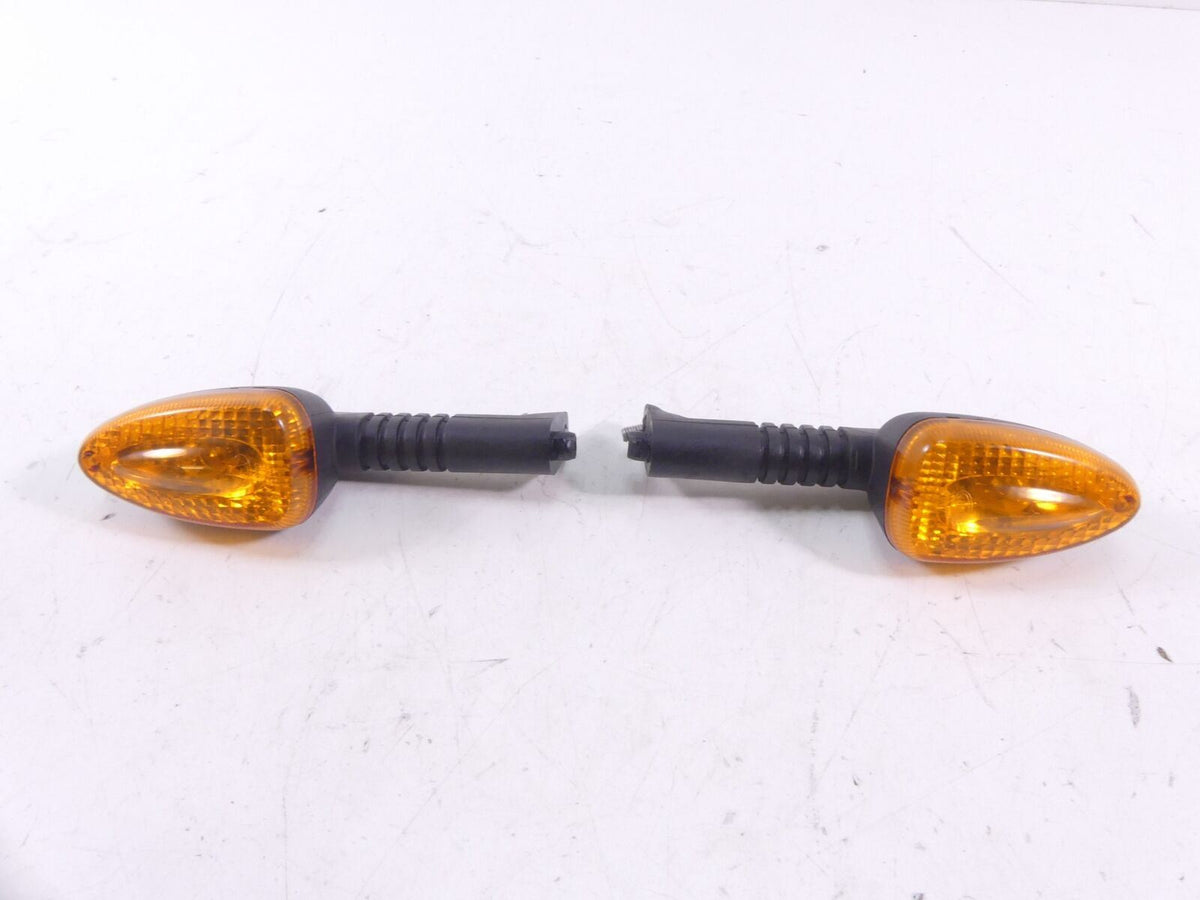 2005 BMW R1200GS K25 Front Blinker Turn Signal Indicator Set 63137667771 {{ shop.shopifyCountryName }} - Mototech271
