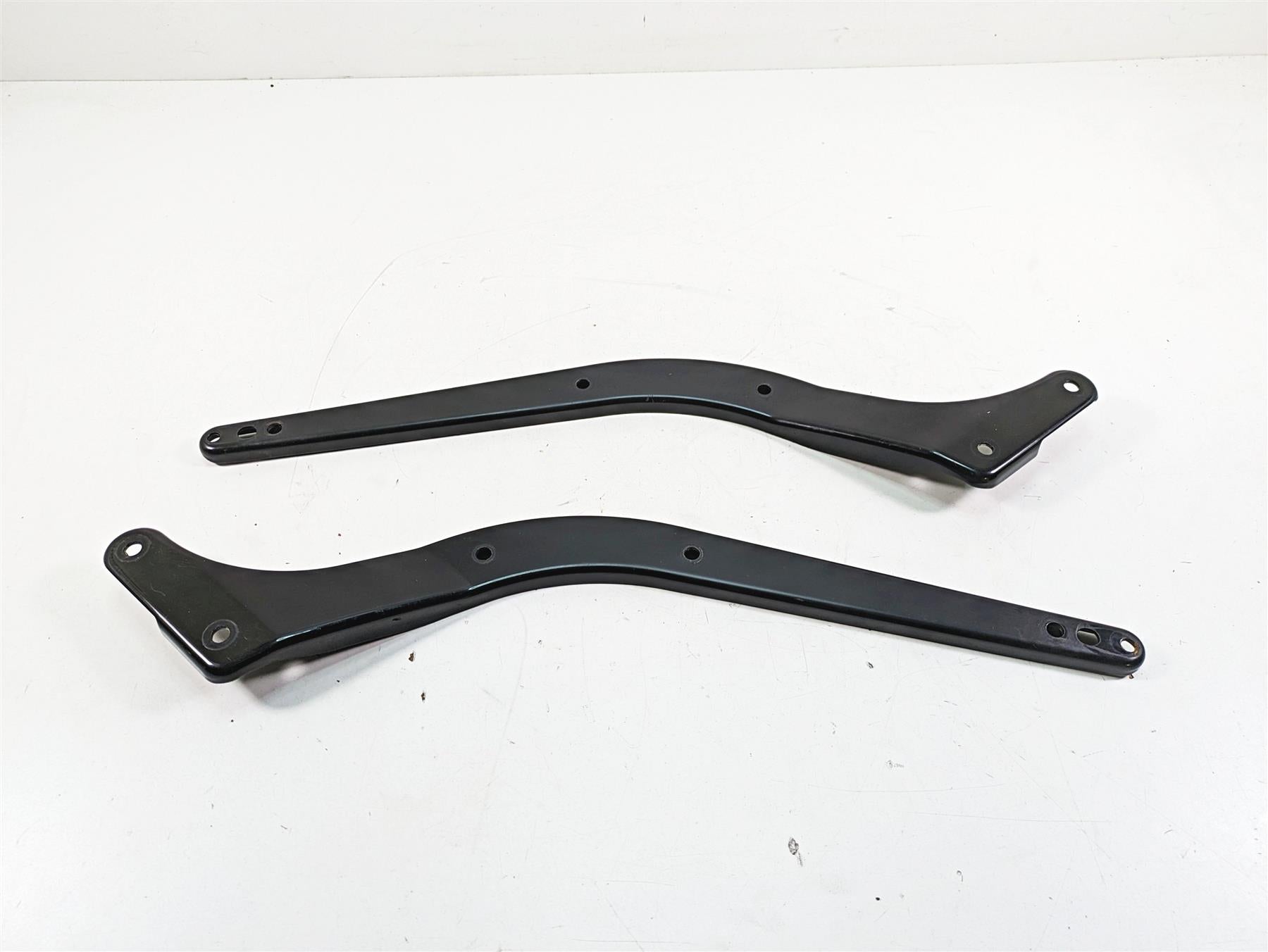 2009 Harley Softail FLSTSB Cross Bones Rear Fender Outer Cover Braces 59824-08