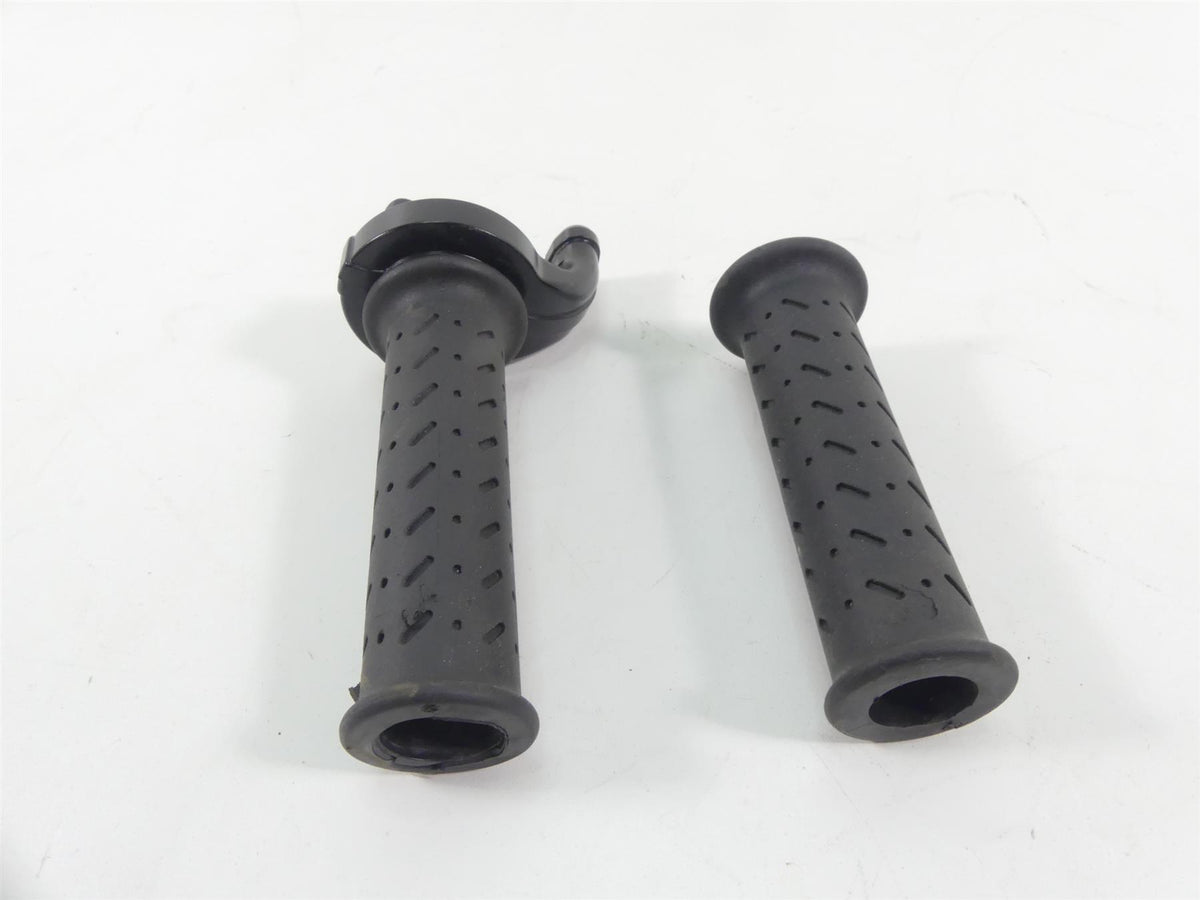 2015 Triumph 1050 Speed Triple R Throttle Hand Grip Set T2040252 {{ shop.shopifyCountryName }} - Mototech271