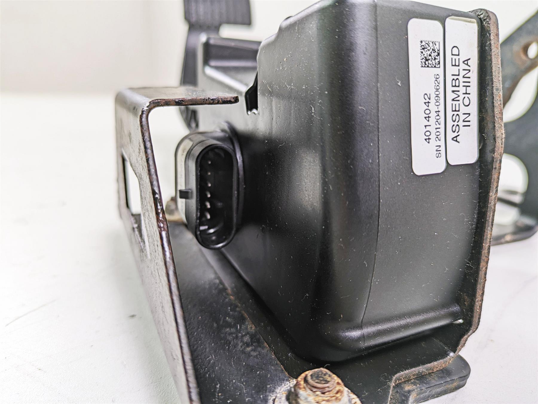 2020 Polaris RZR 900 S Brake & Accelerate Pedal Set 1021765 4014042 {{ shop.shopifyCountryName }} - Mototech271