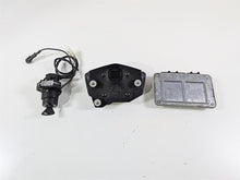 Load image into Gallery viewer, 2018 Aprilia RSV4 RR Speedometer Cdi Ignition Switch Key Set 858580 2D000556
