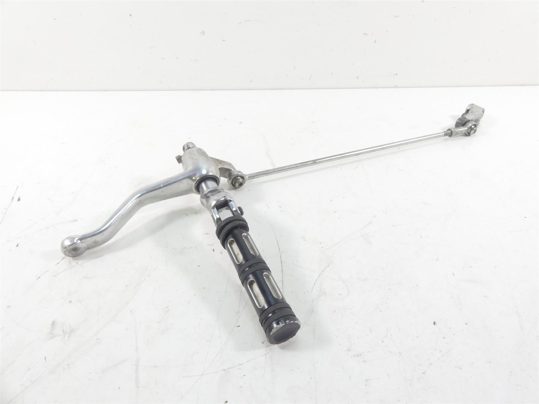2011 Harley VRSCF Muscle Rod Left Front Footpeg Foot Peg + Shift Lever 50272-02 | Mototech271