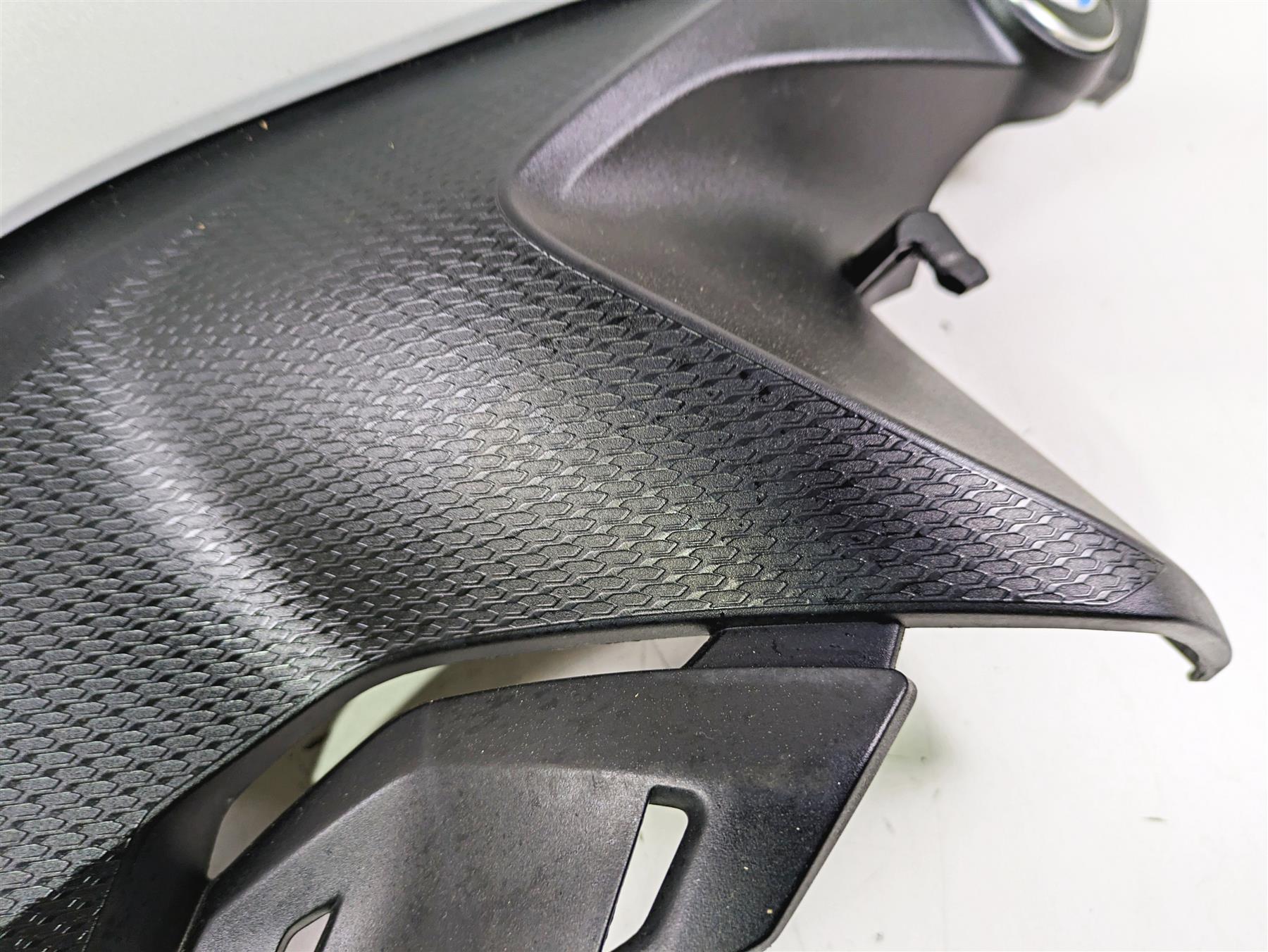 2016 BMW R1200RS K54 Tank Right Side Fairing Cover 46638548066 {{ shop.shopifyCountryName }} - Mototech271