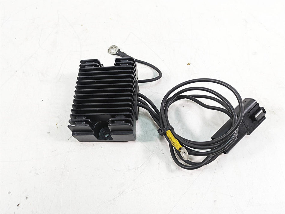 2000 Harley FXSTS Softail Springer Rectifier Voltage Regulator 74512-00 {{ shop.shopifyCountryName }} - Mototech271