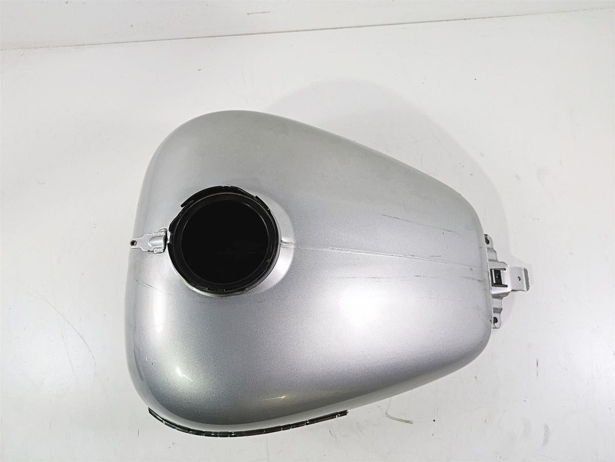 2010 Harley Touring FLHX Street Glide Silver Fuel Gas Petrol Tank 61356-08 {{ shop.shopifyCountryName }} - Mototech271