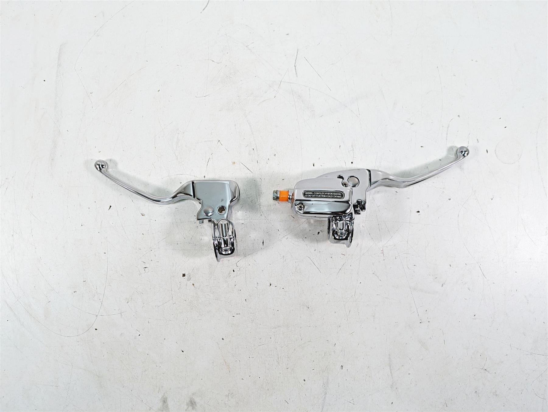 2010 Harley Touring FLHTCU Electra Glide Chrome Brake Clutch Lever Set 44551-08F {{ shop.shopifyCountryName }} - Mototech271