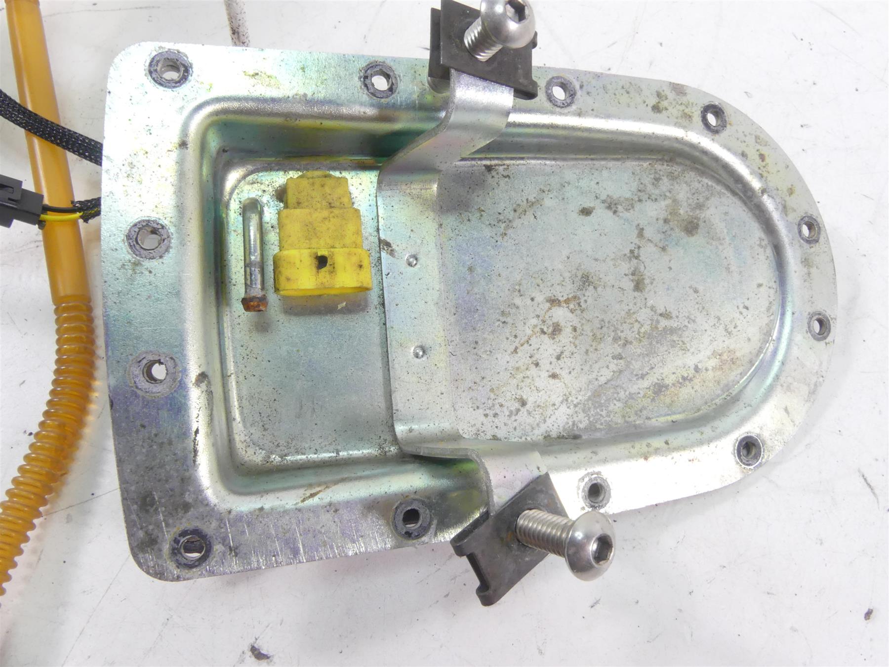2009 Harley FXDF Dyna Fat Bob Fuel Petrol Gas Pump & Level Sending Unit 75218-04 {{ shop.shopifyCountryName }} - Mototech271
