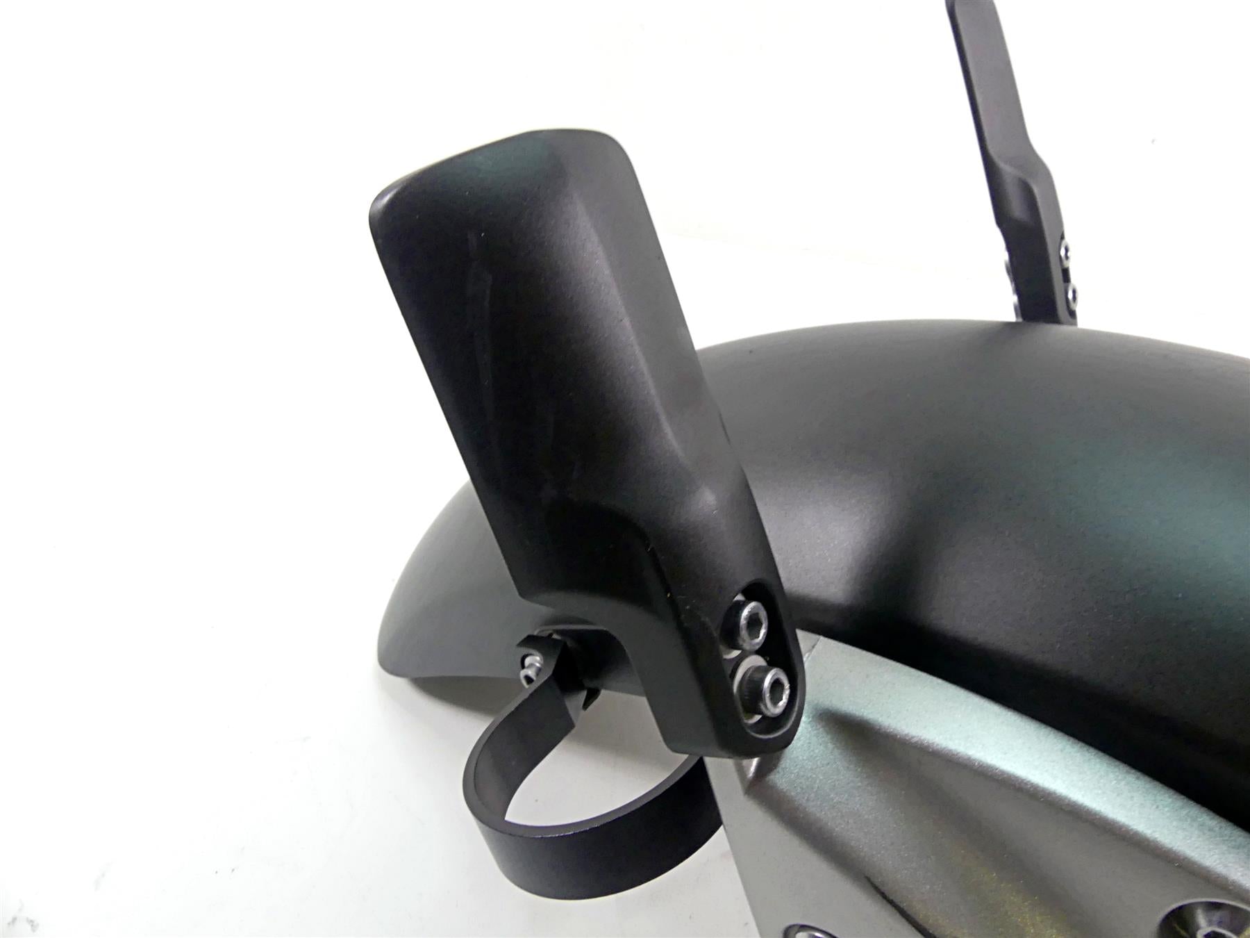 2012 Yamaha VMX17 VMAX 1700 Front Fender - Scratched 2S3-21511-00-P3 {{ shop.shopifyCountryName }} - Mototech271