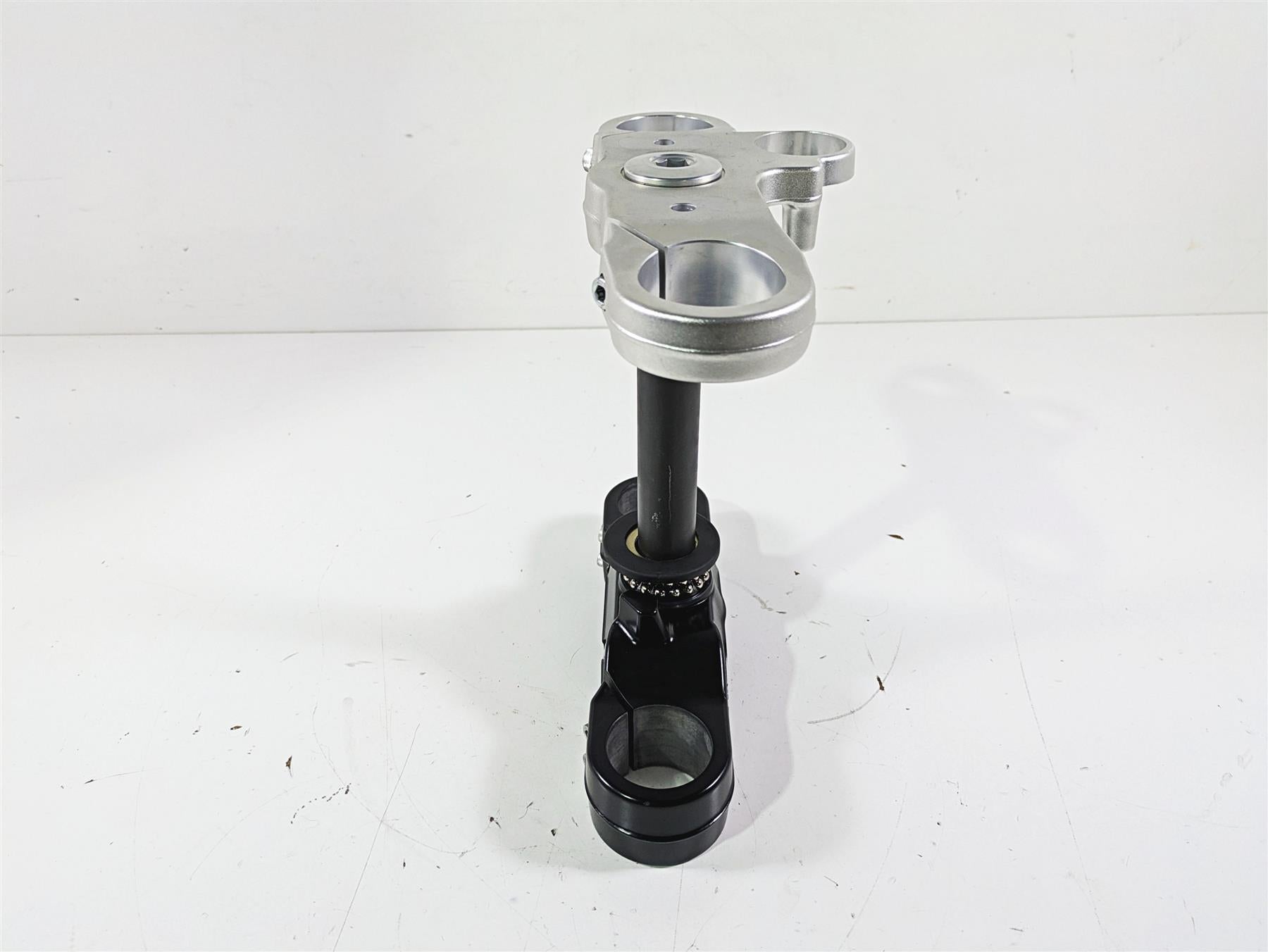 2016 Moto Guzzi Stelvio 1200 8V NTX Upper & Lower Triple Tree Set 886202 886199 {{ shop.shopifyCountryName }} - Mototech271